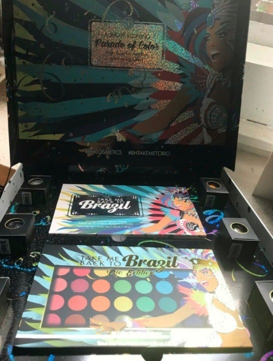 Take me back to Brazil eyeshadow giftset