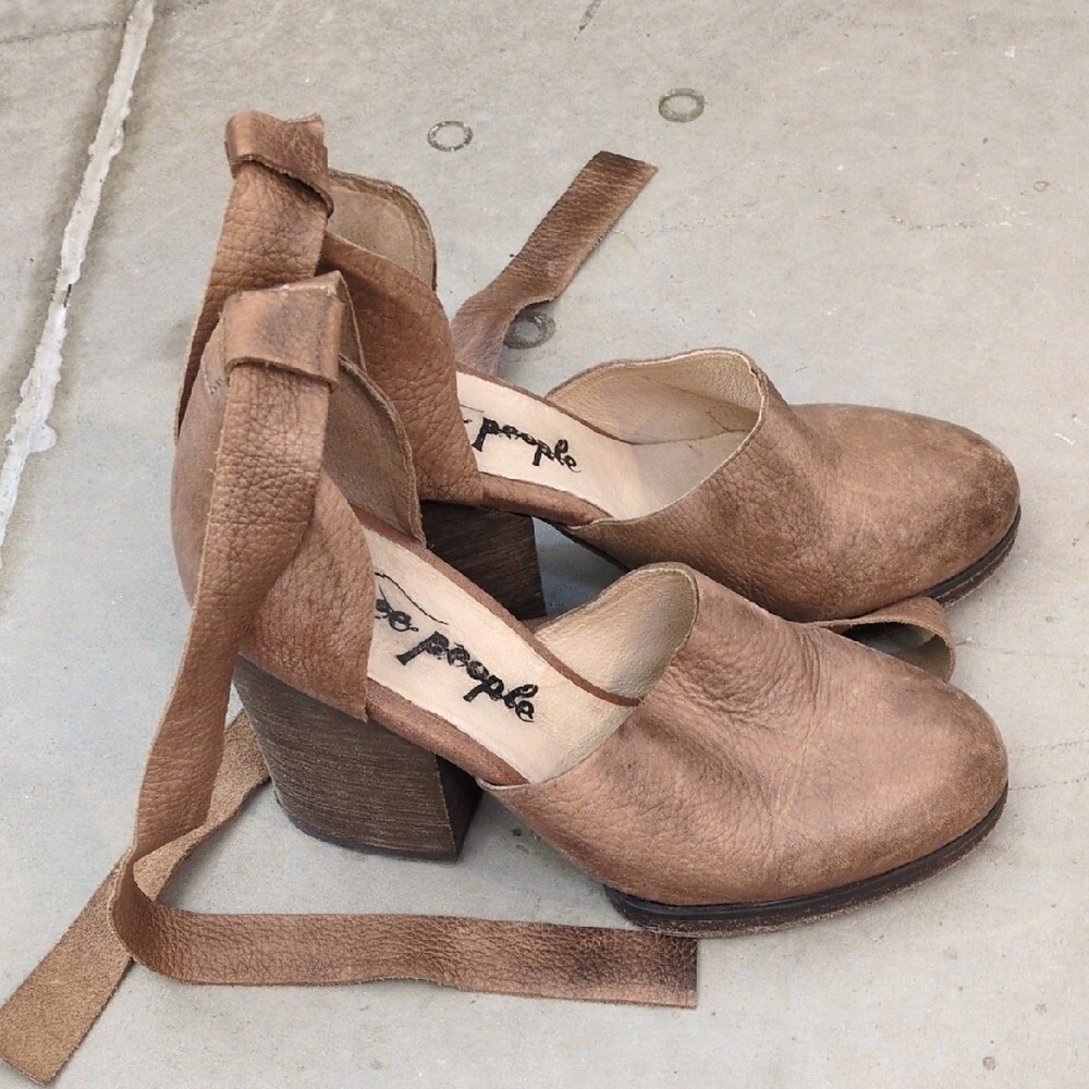 Free People Women's Tan Distressed Cora Wrap Leather Heels Size 8