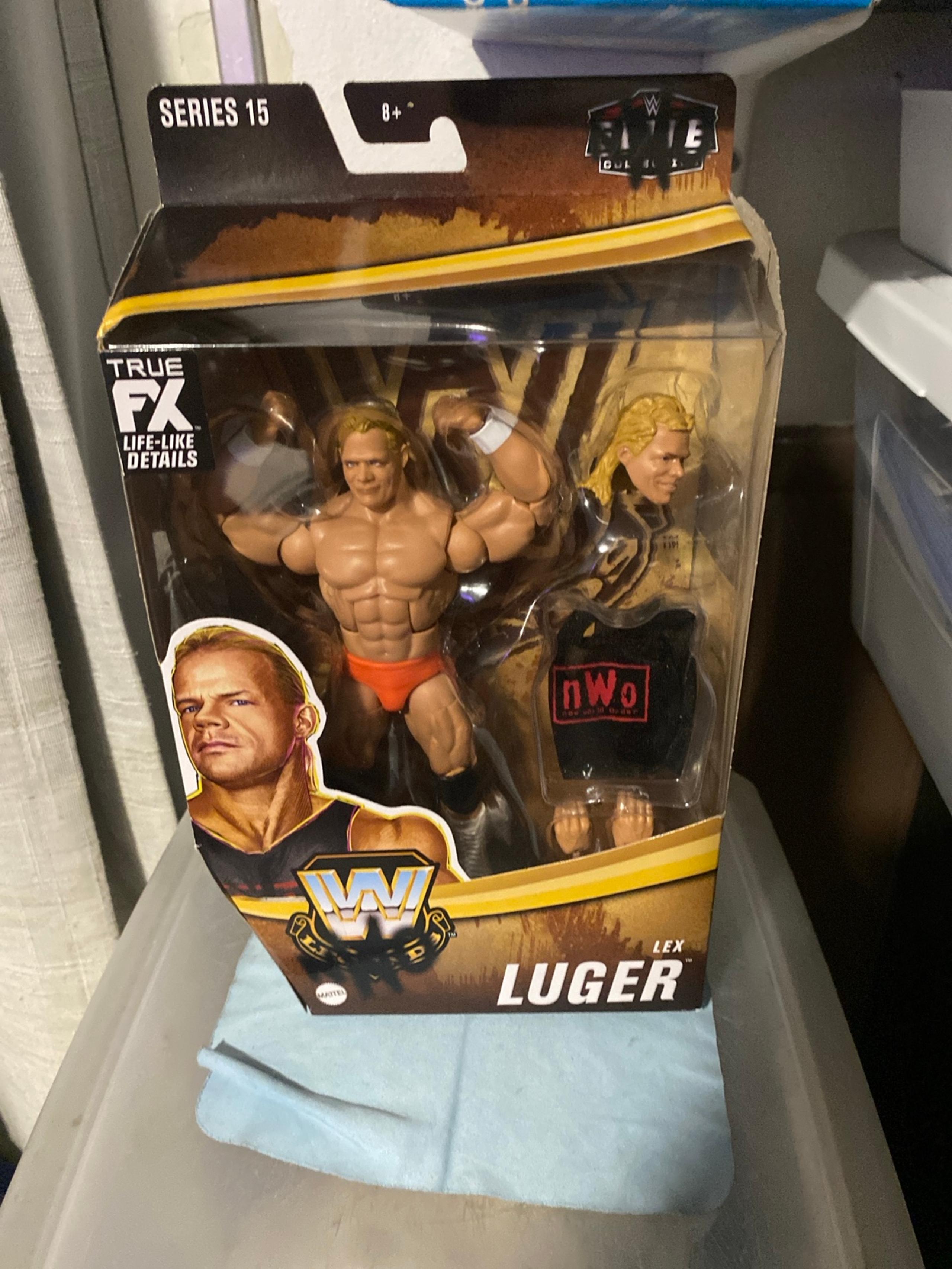 elite legends 15- (CHASE) Lex Luger - WWE