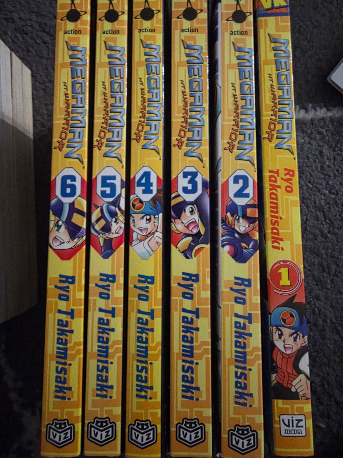 2004 VIZ MEGAMAN NT WARRIOR MANGA LOT 1-6