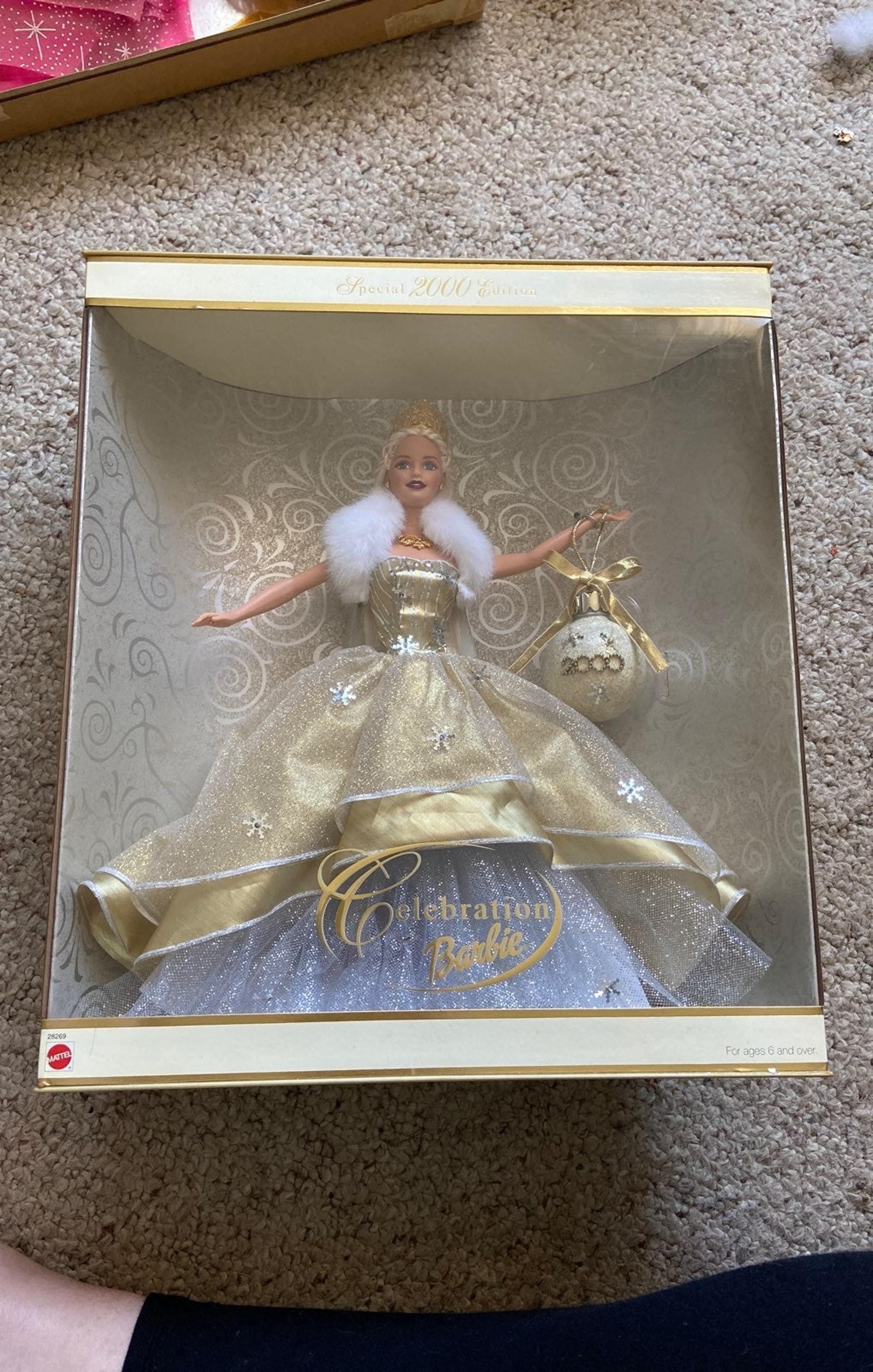 Mattel Collectibles Barbie 2000 Doll
