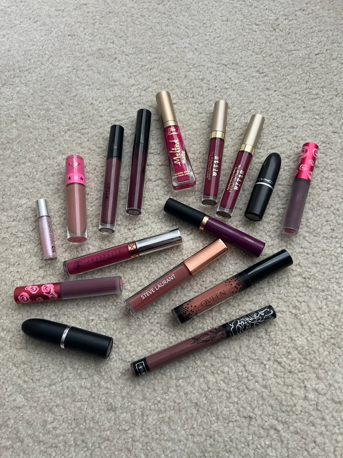 Bundle lipsticks