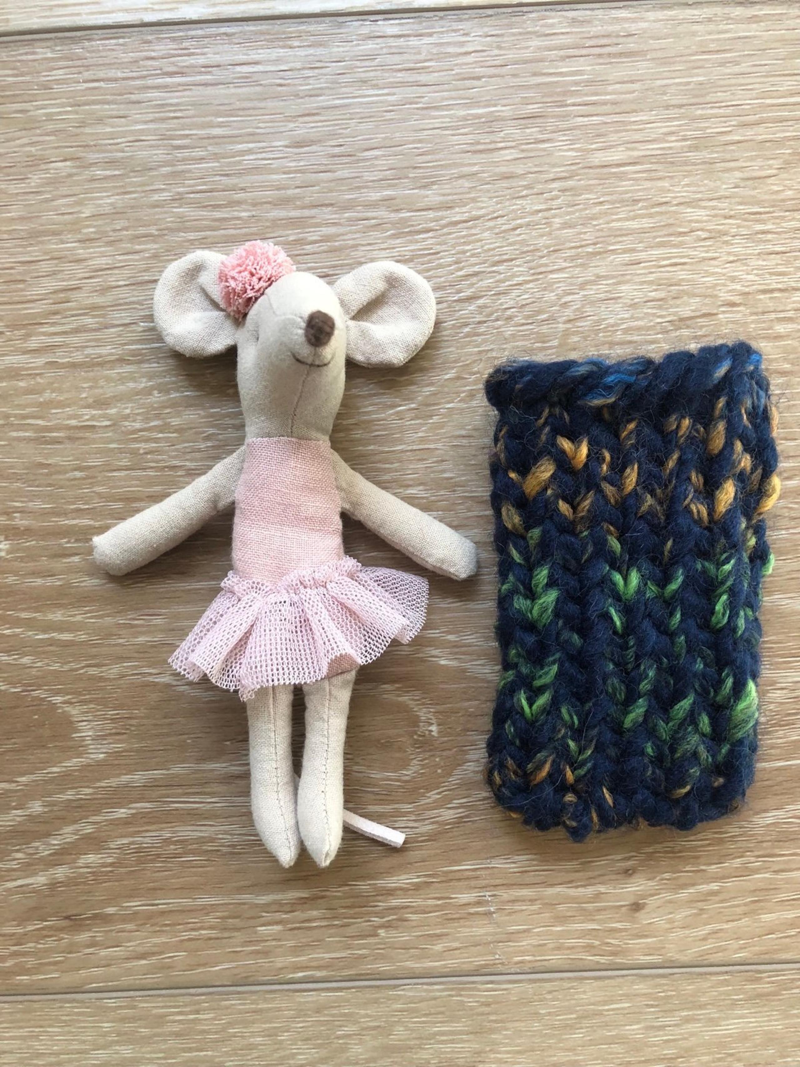 Knitted sleeping bag for mouse/Mouse not included