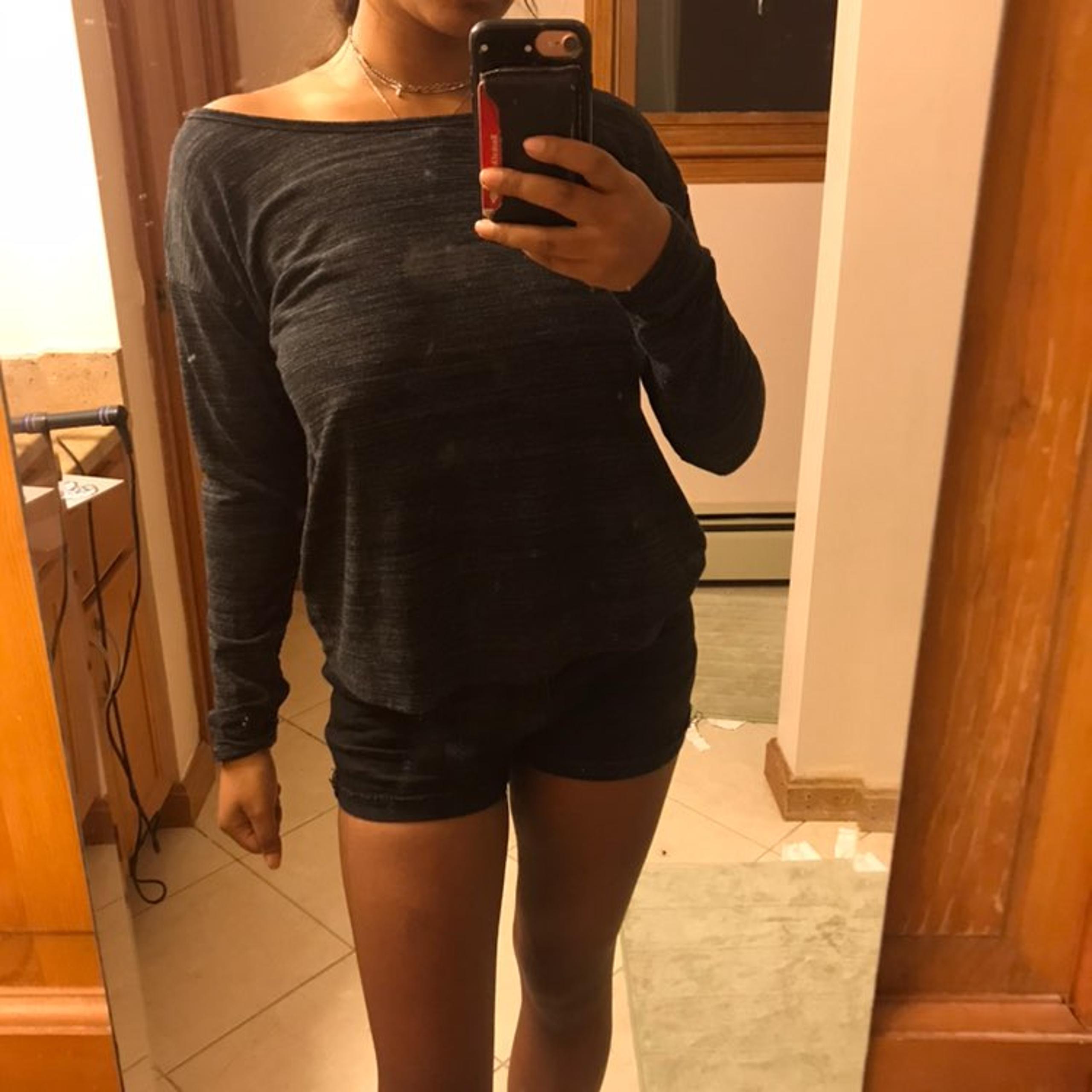 Reebok athletic top
