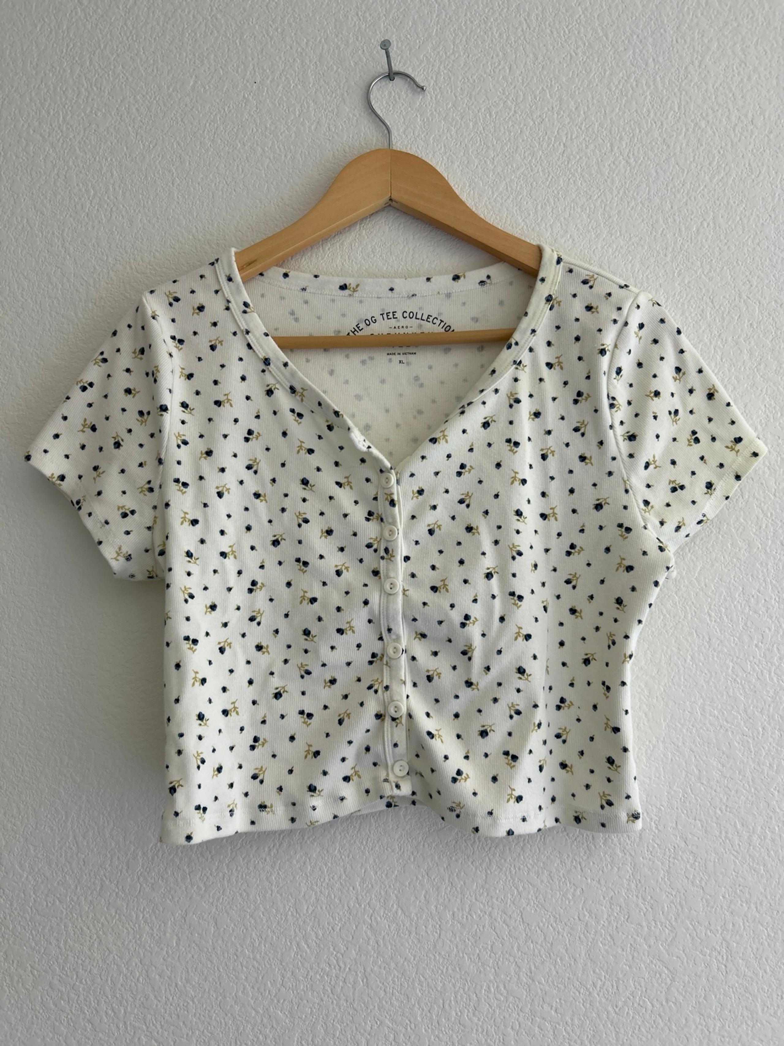 Size XL Aeropostale floral cropped tee shrunken the OG collection button