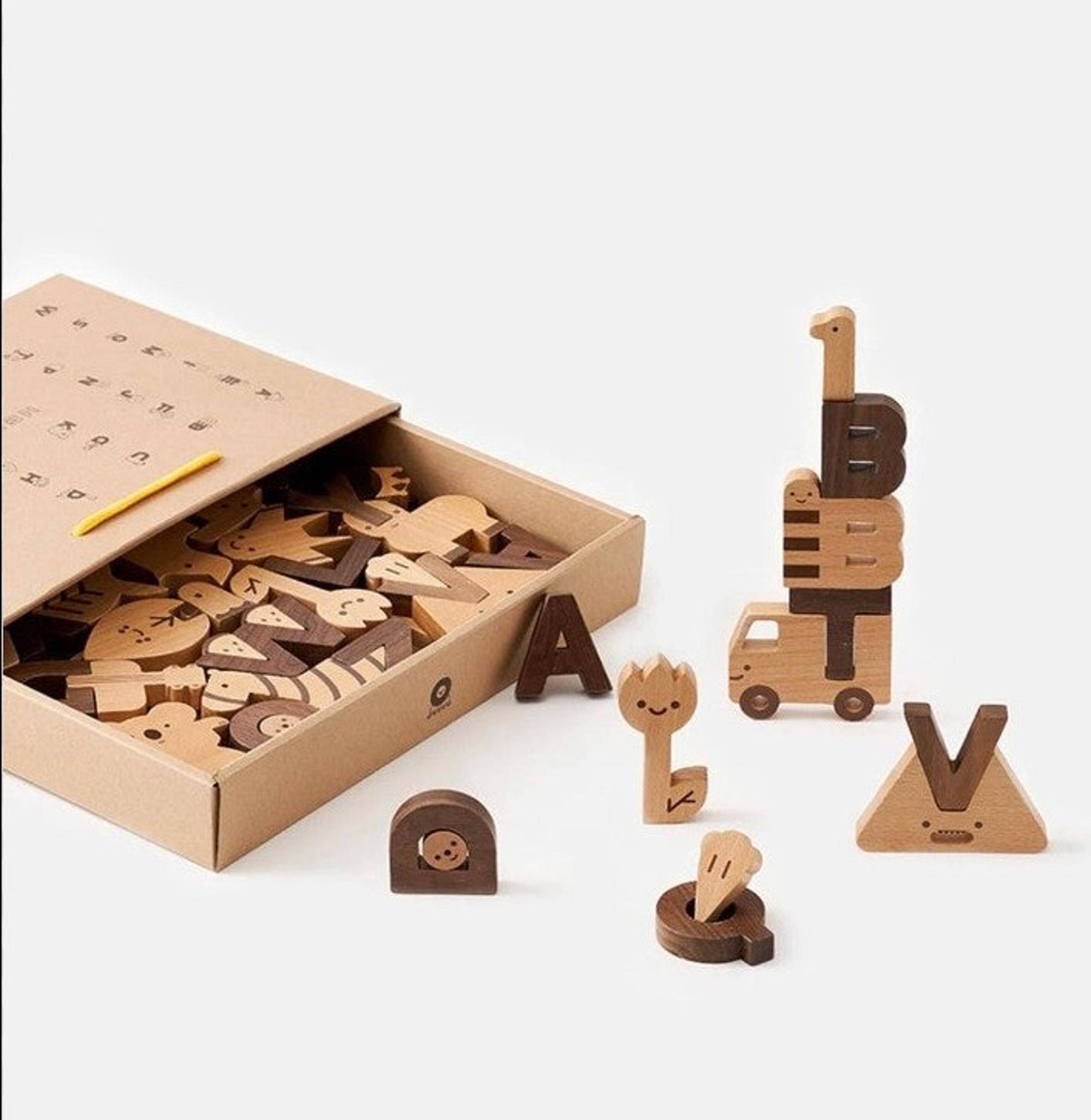 Alphabet Play Block Set
by Oioiooi