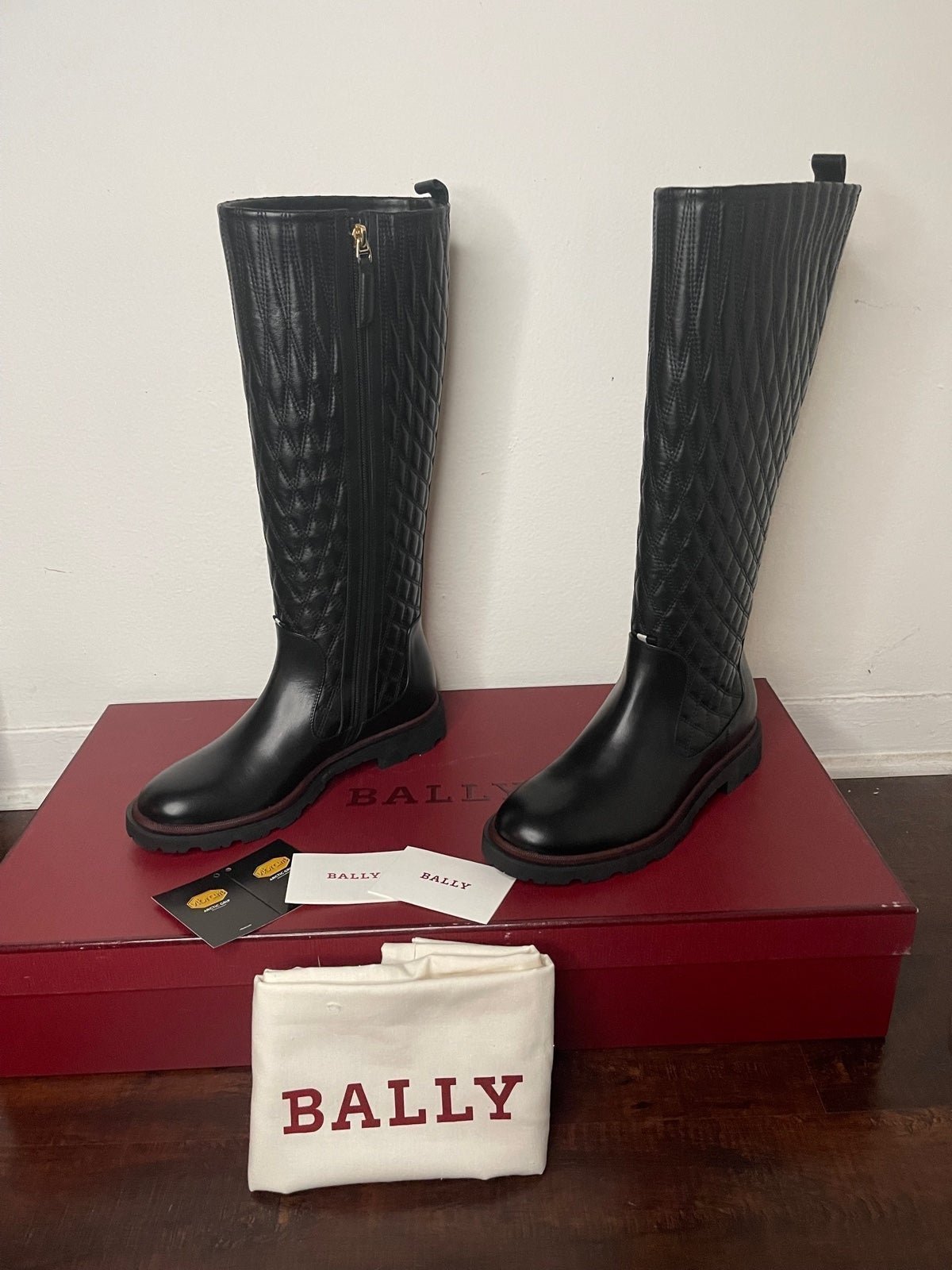 BALLY BOOTS GINNIE BLACK QUILTED LEATHER SIZE 7.5 NEW IN BOX SOLD OUT. STUNNING!