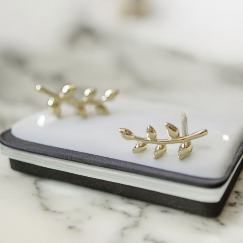 NEW 18K yellow gold plated over sterling silver leaf stud earrings jewelry B21A