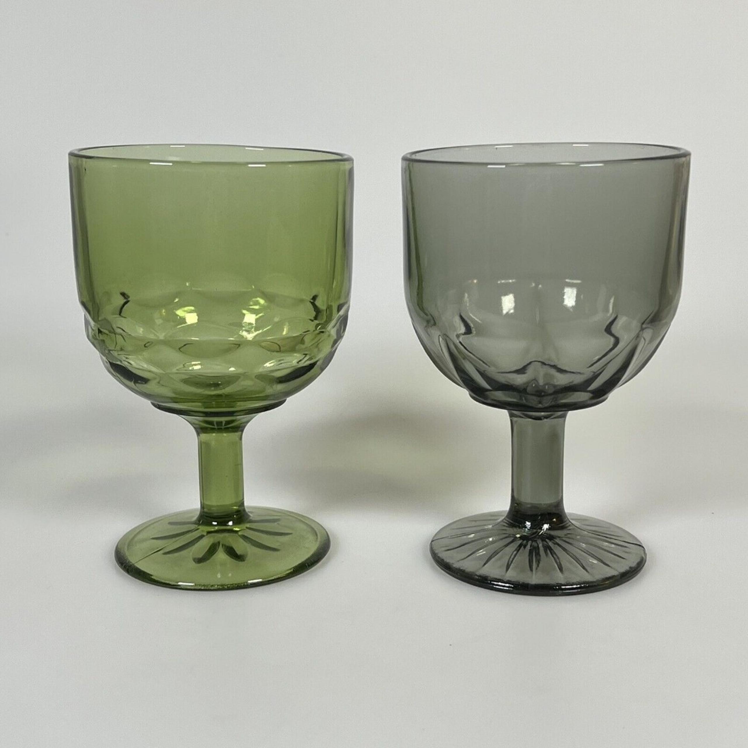 Vintage Pair Indiana Stemmed Drinking Glass Goblets  Beer Avocado Green Gray K3