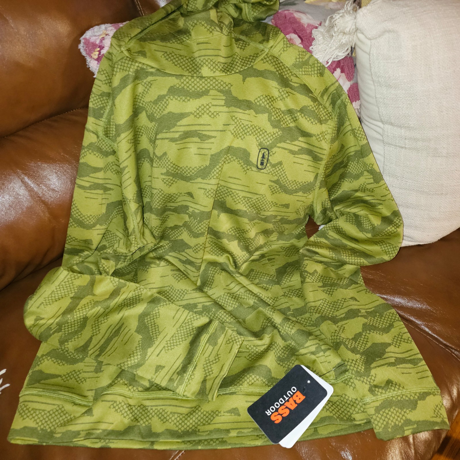 NWT Bass Outdoor Hooded Top Med