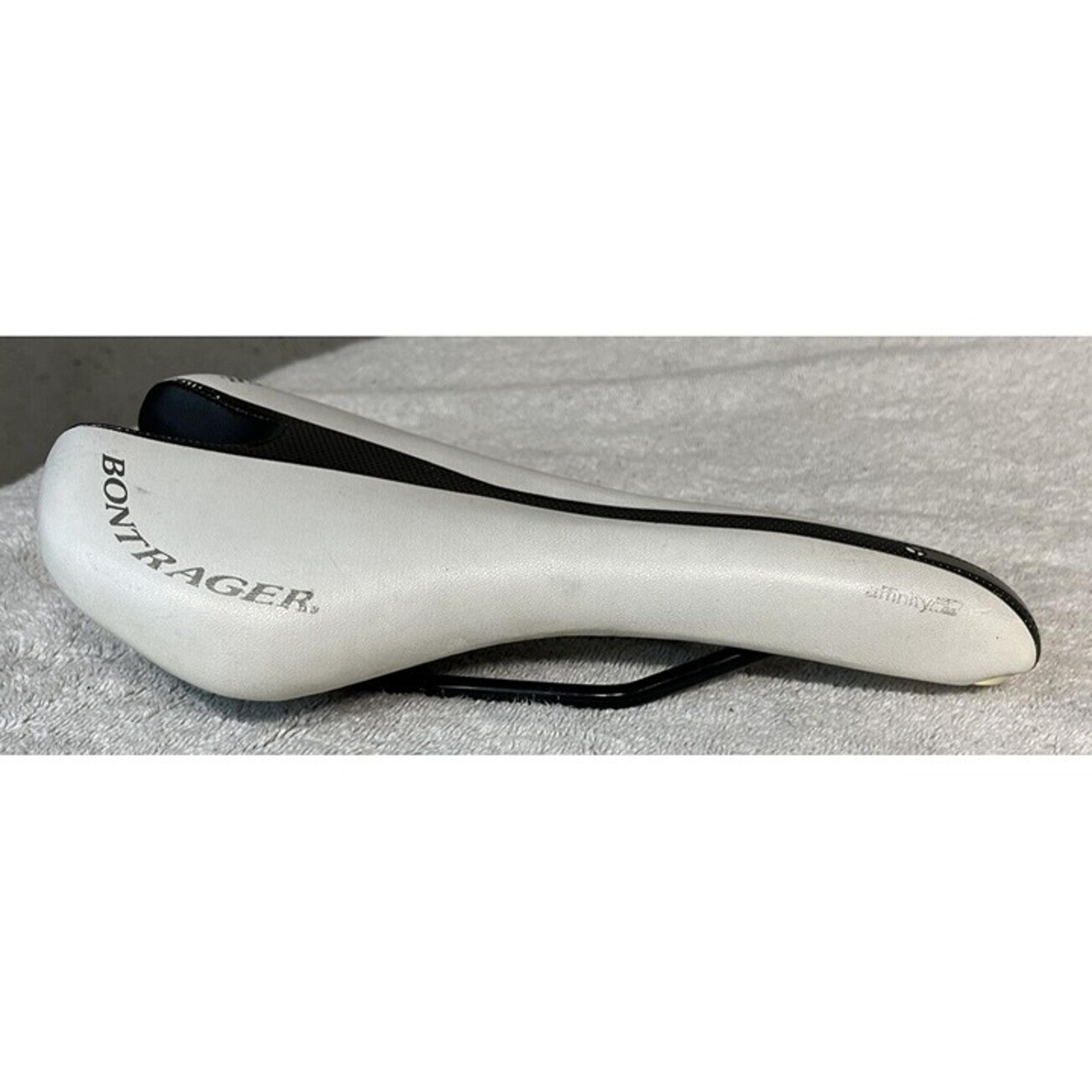 Bontrager Affinity 2 7x7mm Steel Rails 142mm Bike Saddle 272g