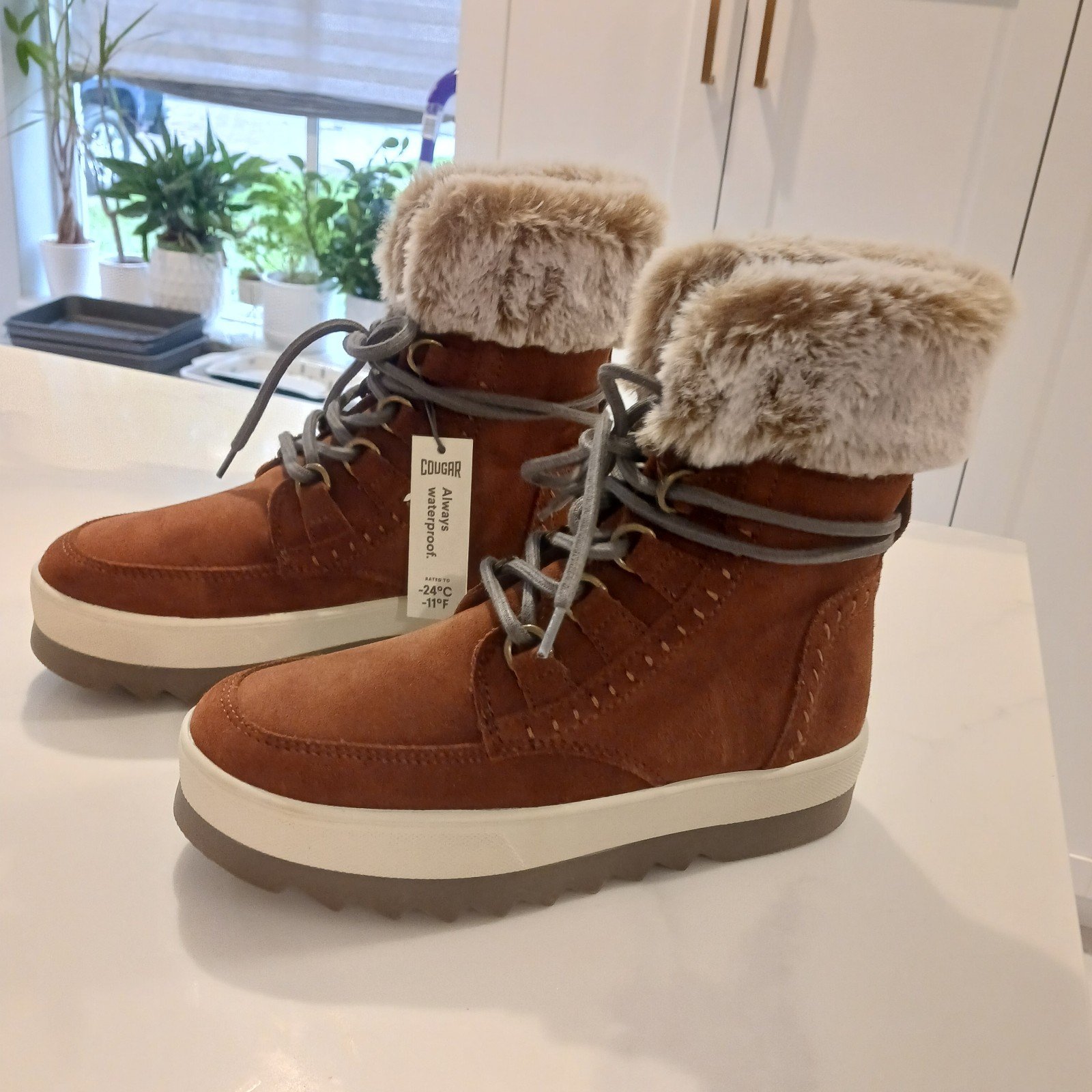 COUGAR VANETTA FAUX FUR TRIM WATERPROOF BOOT RUSSET WOMEN'S SZ 6
