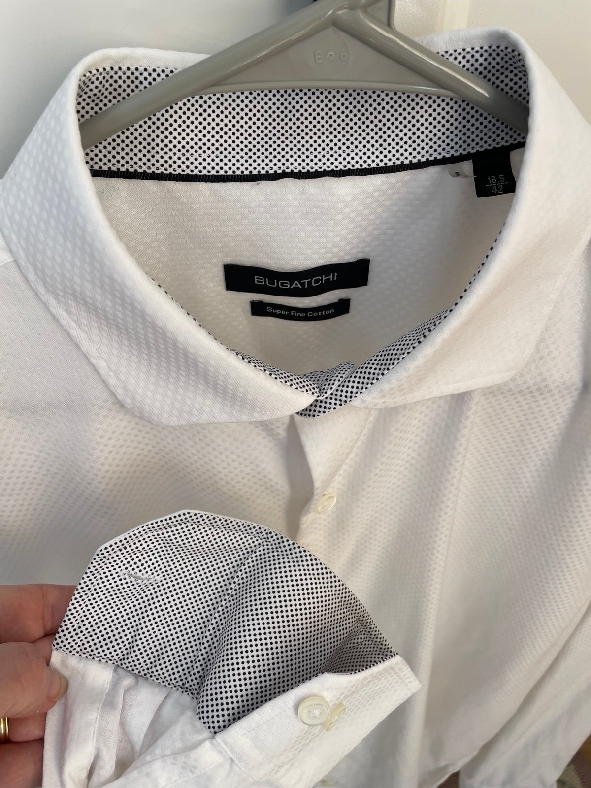 Bugatchi snow white large 16.5 men’s shirt white dots black French cuffs collar