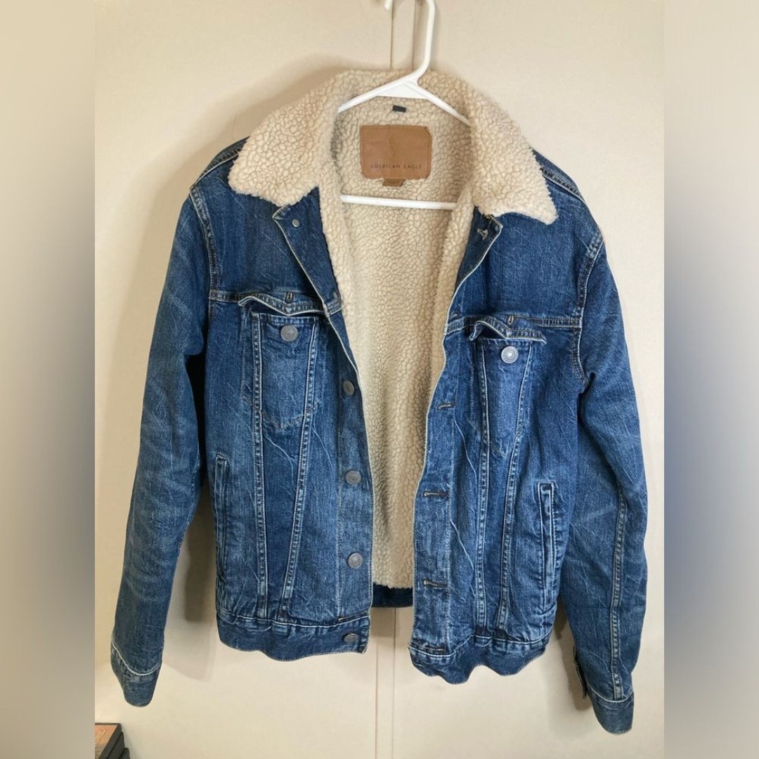 American Eagle Sherpa Lined Denim Jacket, Size Small