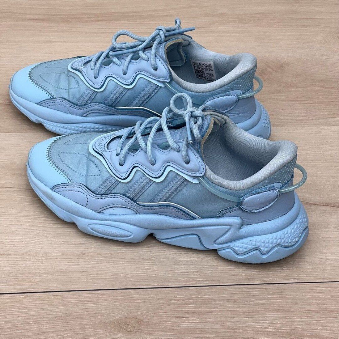 adidas Ozweego Clear Sky Halo Blue W's Size RARE COLOR FIND