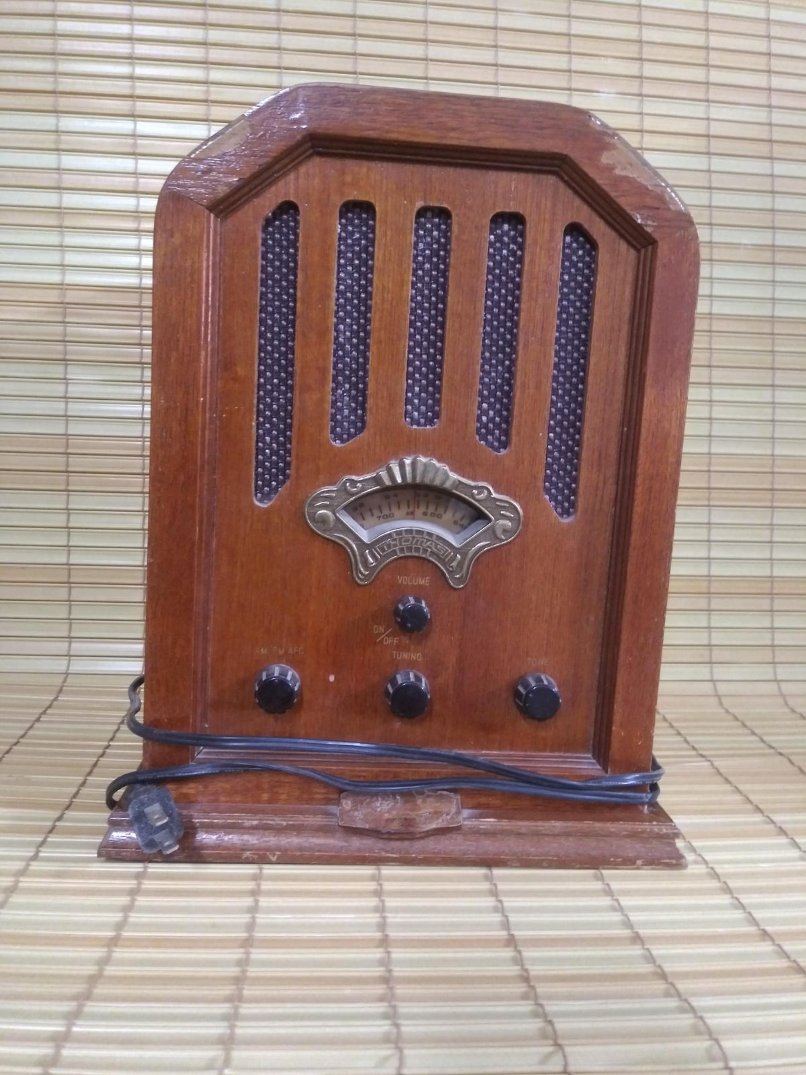 Vintage Thomas Collector's Edition Radio