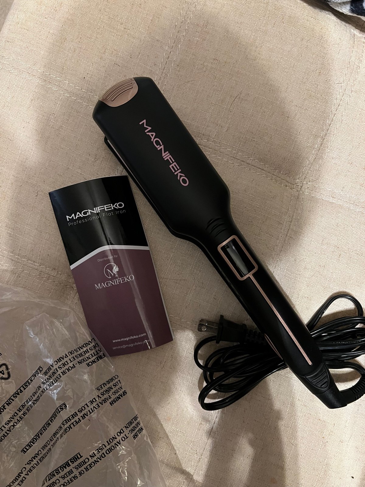 Magnefiko straightener