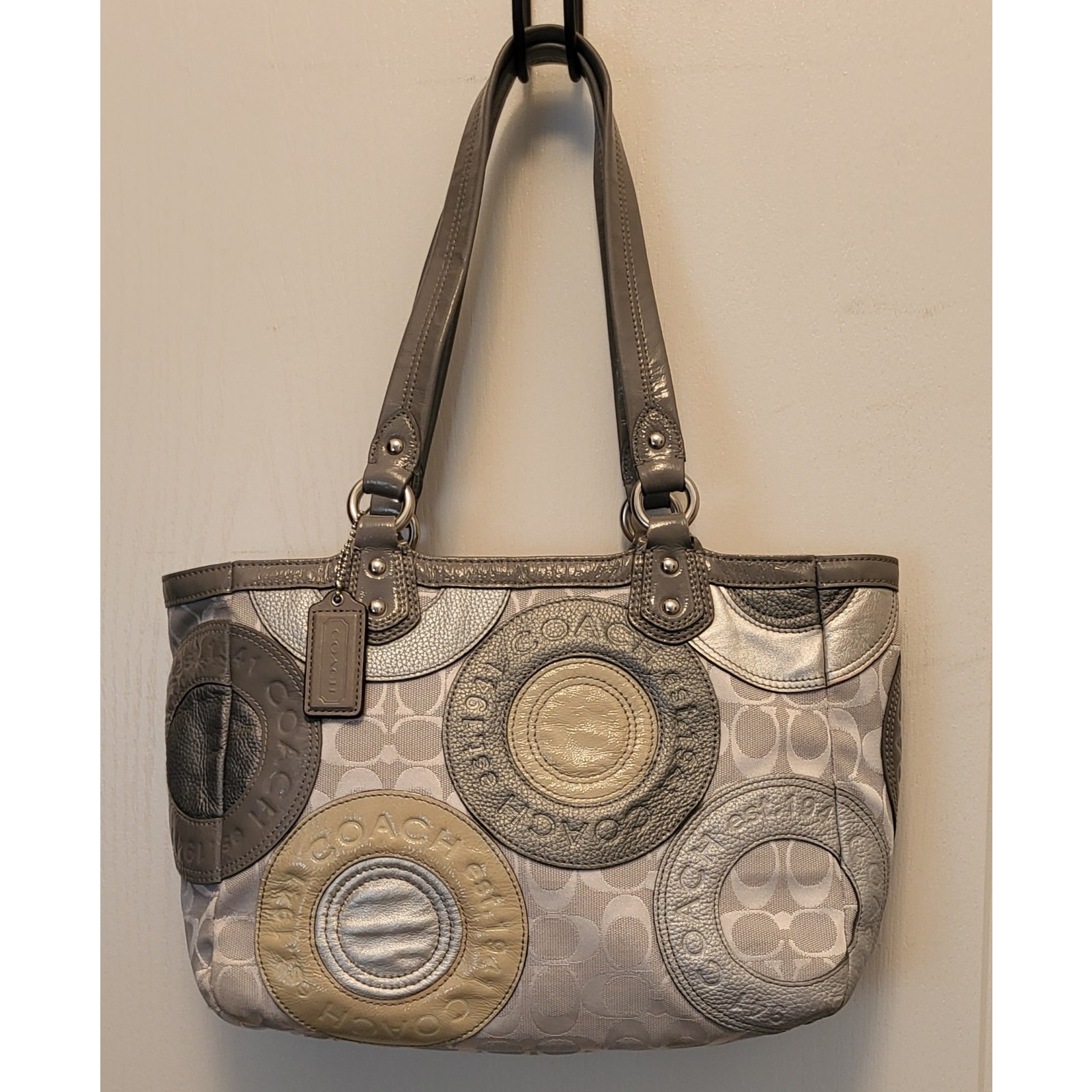 Vintage COACH Silver/Gray Shoulder Bag Purse M1193-F19042 Leather & Canvas
