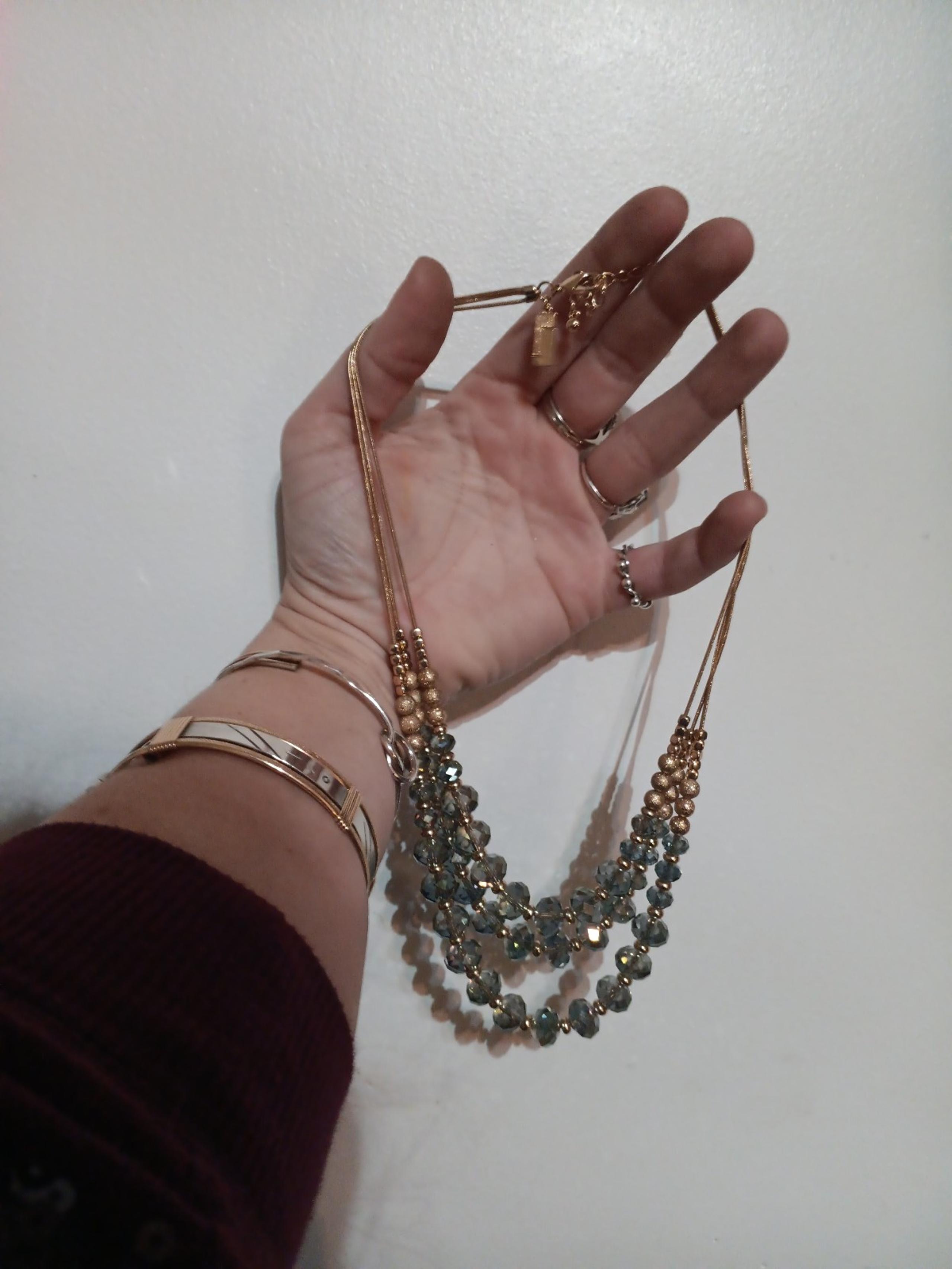 The limited crystal Necklace