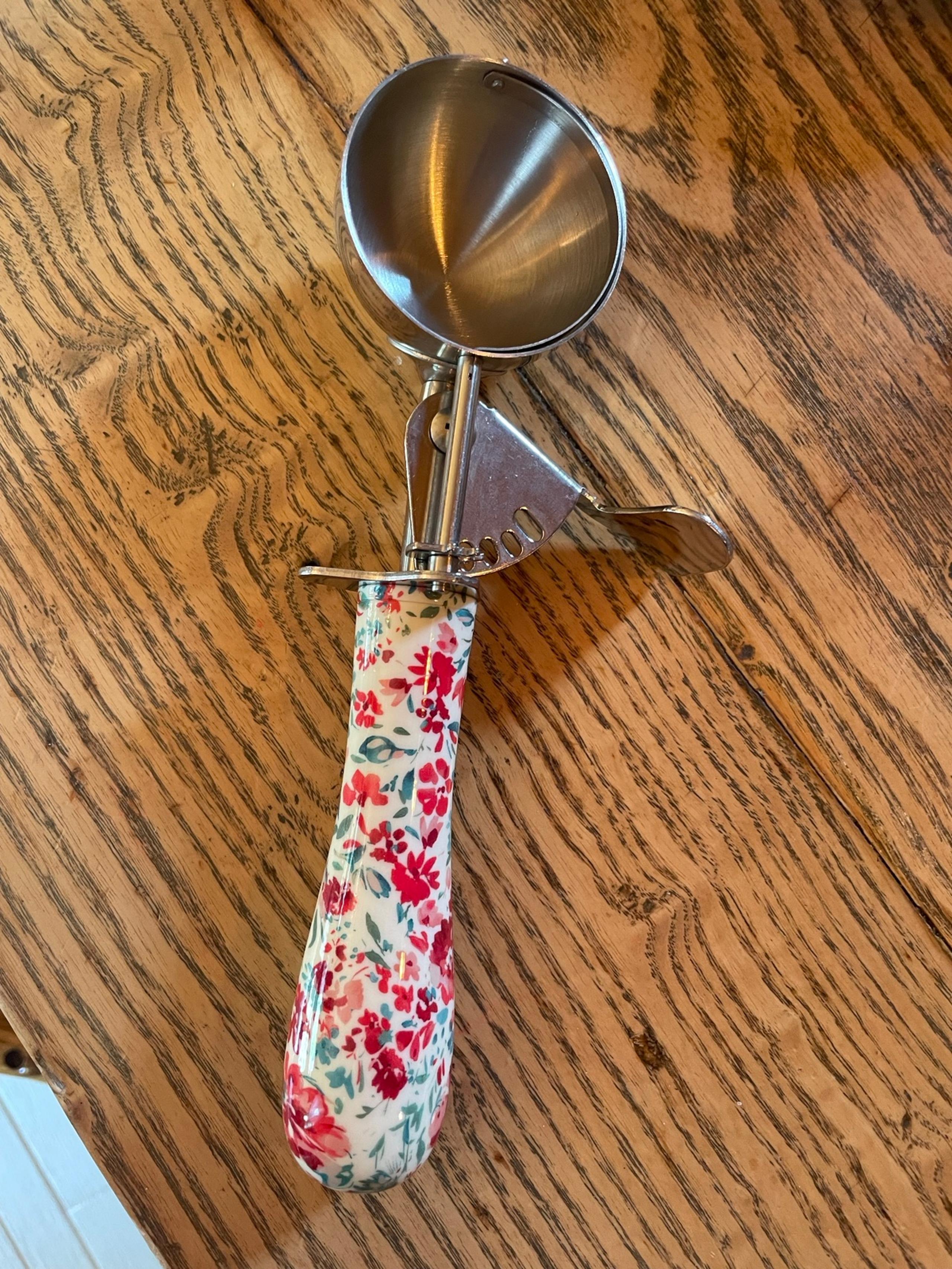 The Pioneer Woman Stainless Ice Creak Scoop Floral