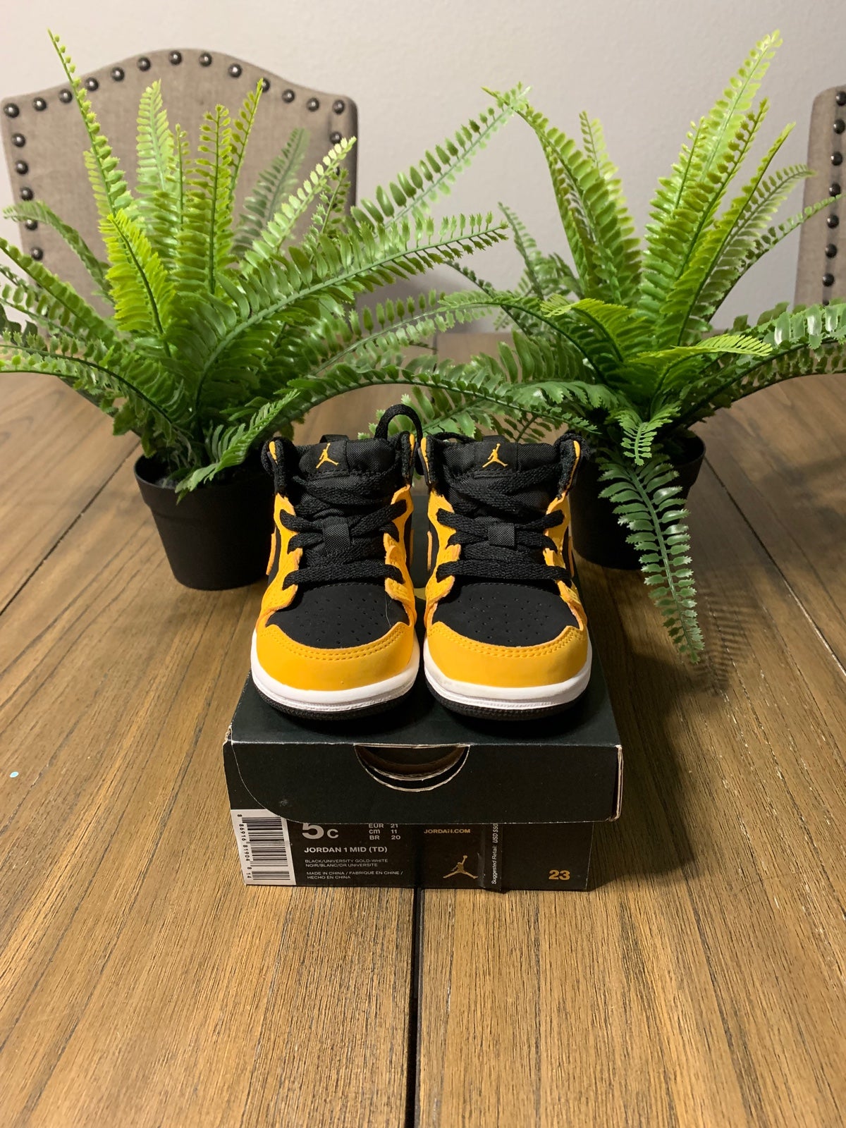 Jordan 1 Mid TD 5C Reverse New Love