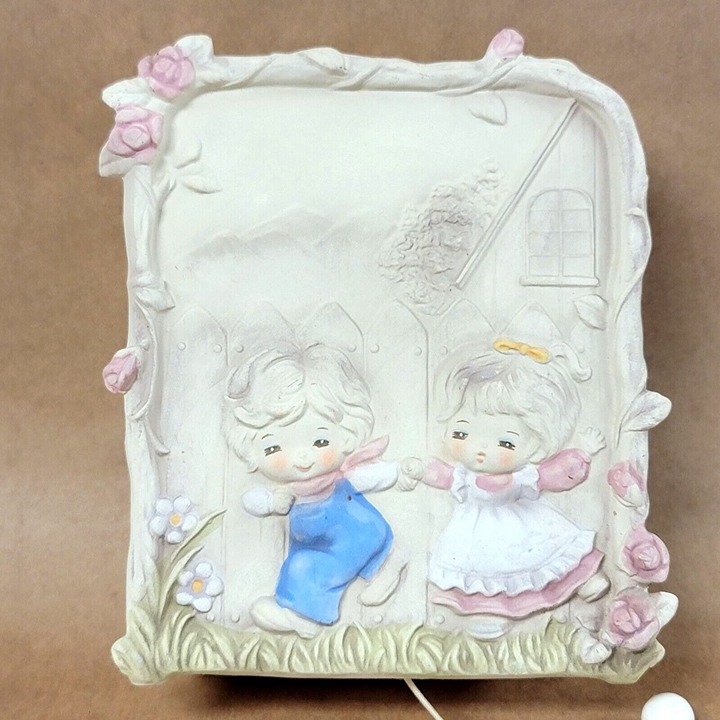 VTG Nursery Music Box Musical Wall Hanging With Pull String Ceramic 7 Inch 1970s