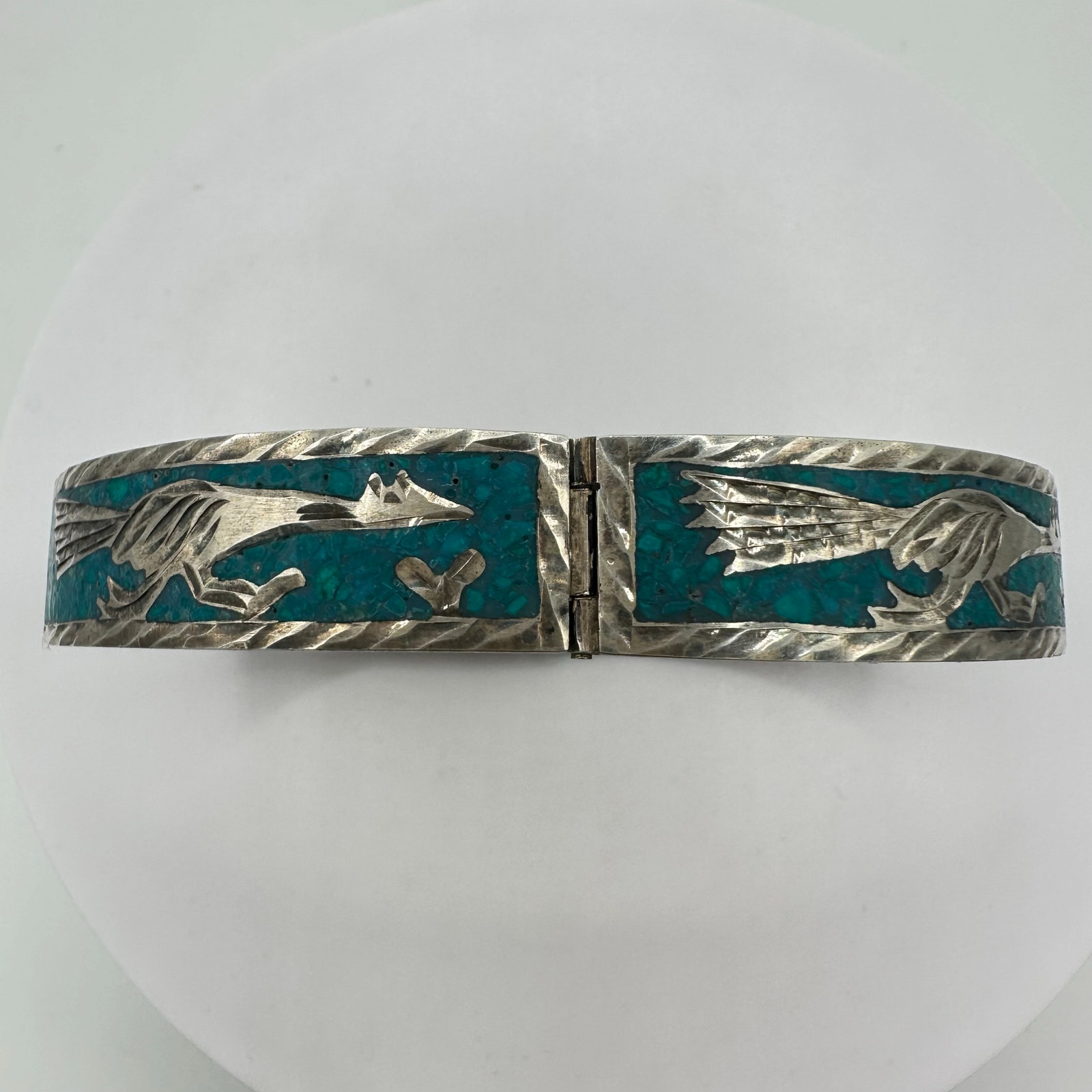 Taxco vintage 925 sterling silver turquoise chip inlay roadrunner panel bracelet