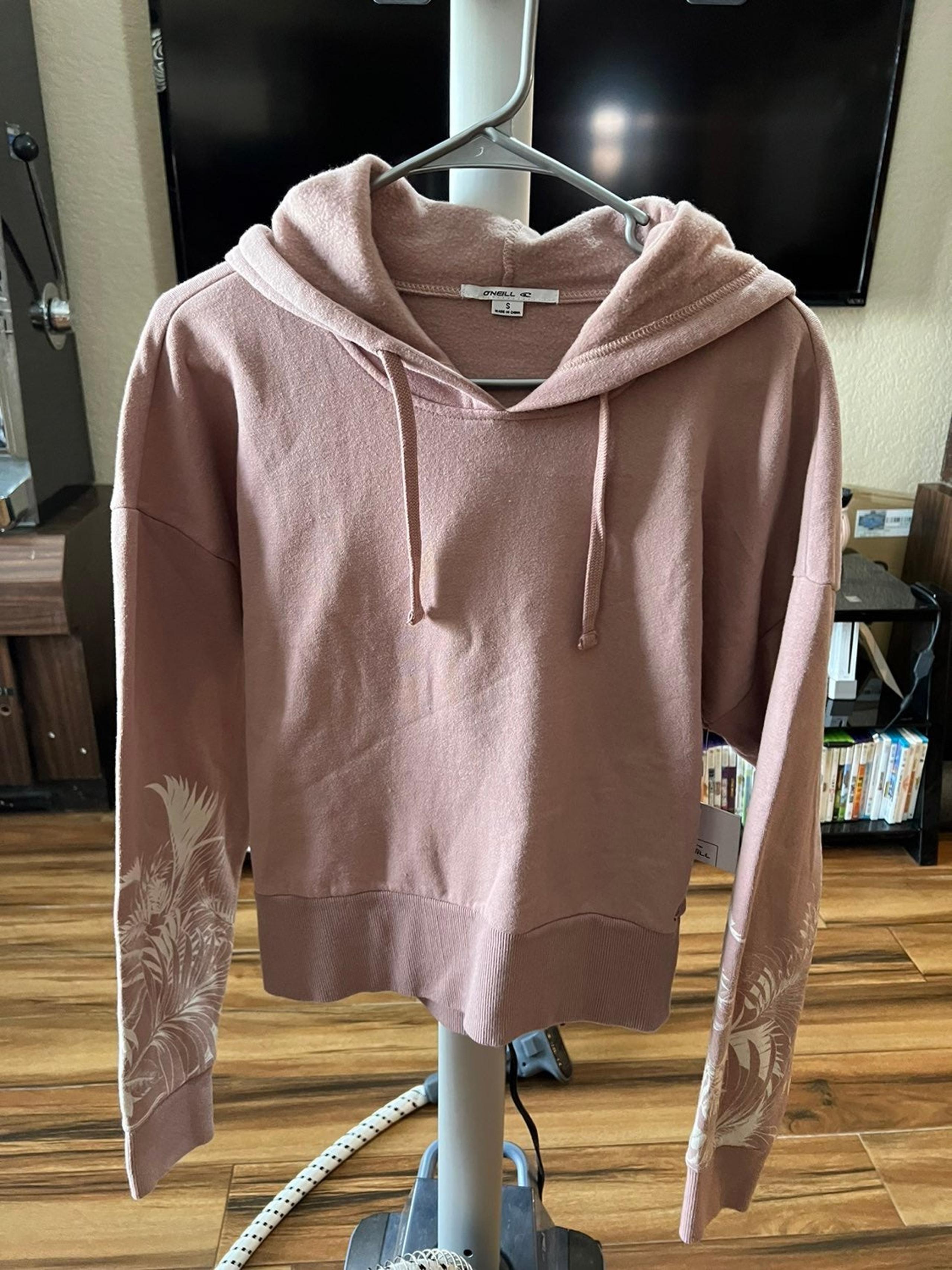 O'Neill Pullover Cropped Hooded Sweater Color: Mauve  Size: Small