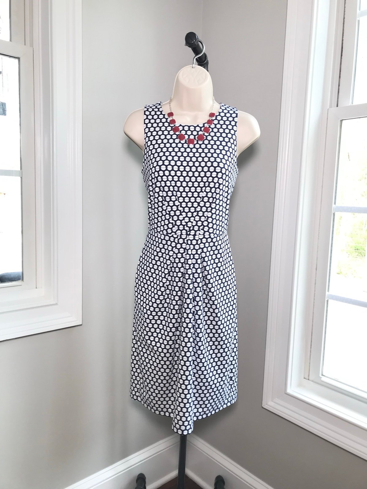 J McLaughlin Navy Blue & White Sheath Dress ~ Women’s Small 205