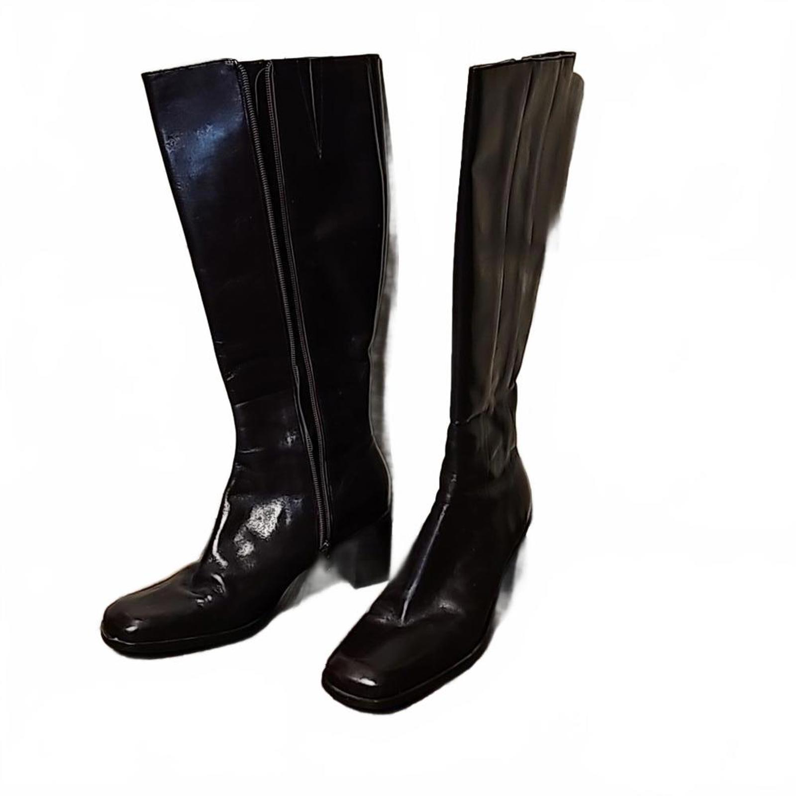 Gianni Bini size 7.5 brown tall boots