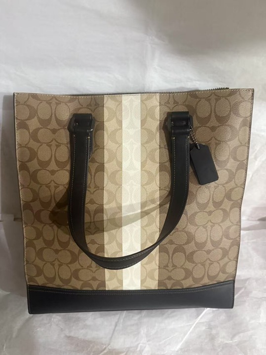 NWT！COACH GRAHAM STRUCTURED TOTE IN BLOCKED SIGNATURE CANVAS （COACH CQ037）