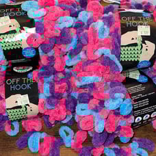 Lion brand off the hook yarn 8 skein hugs kisses