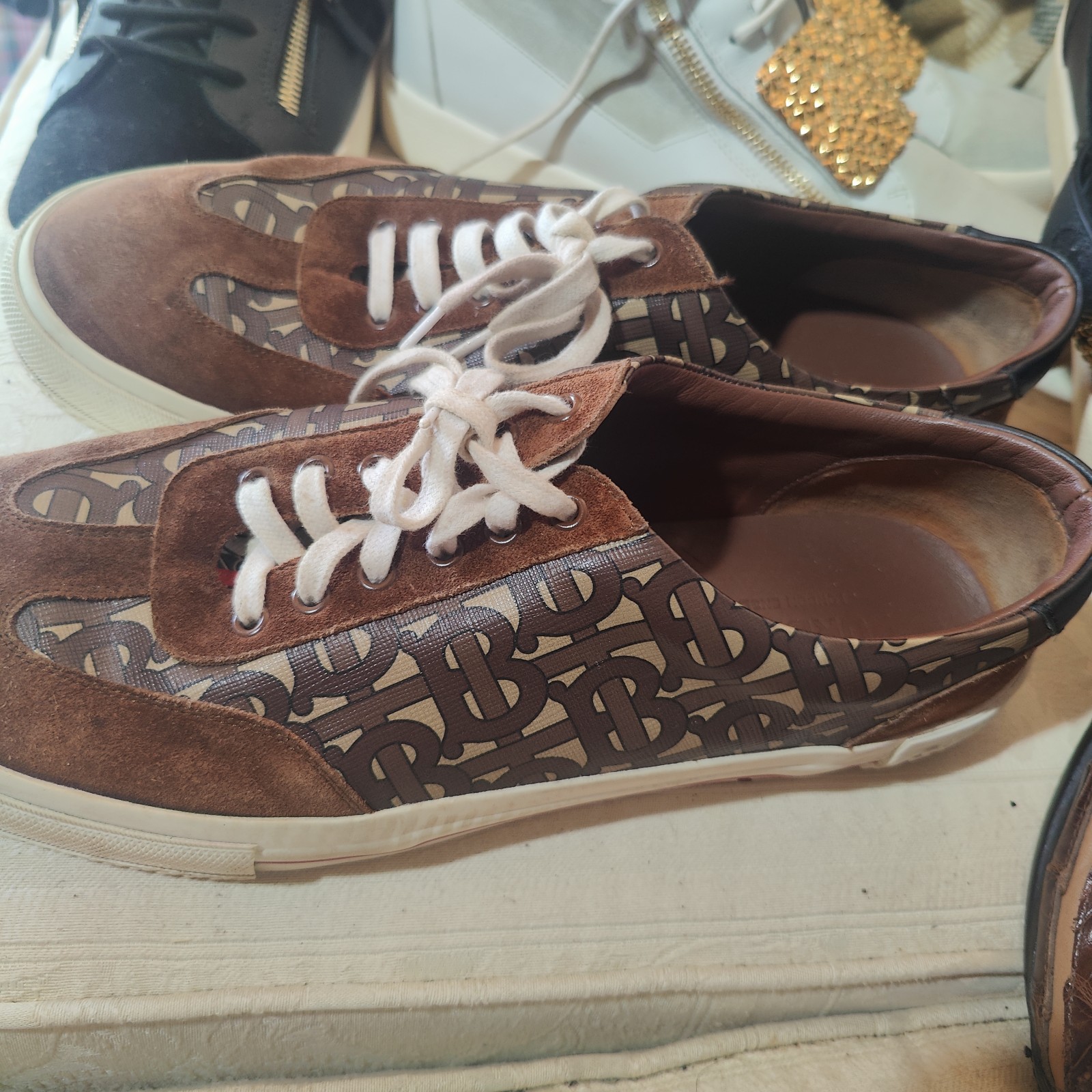 Burberry Mens Nelson monogram low top sneakers
