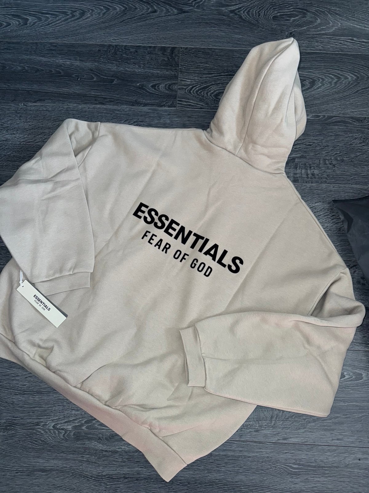Tシャツ・カットソー FEAR OF GOD 24FW Sand Logo Fleece Sweatshirt 192HO246267F JERSEY CREWNECK TEE | ESSENTIALS FEAR OF GOD(エッセンシャル