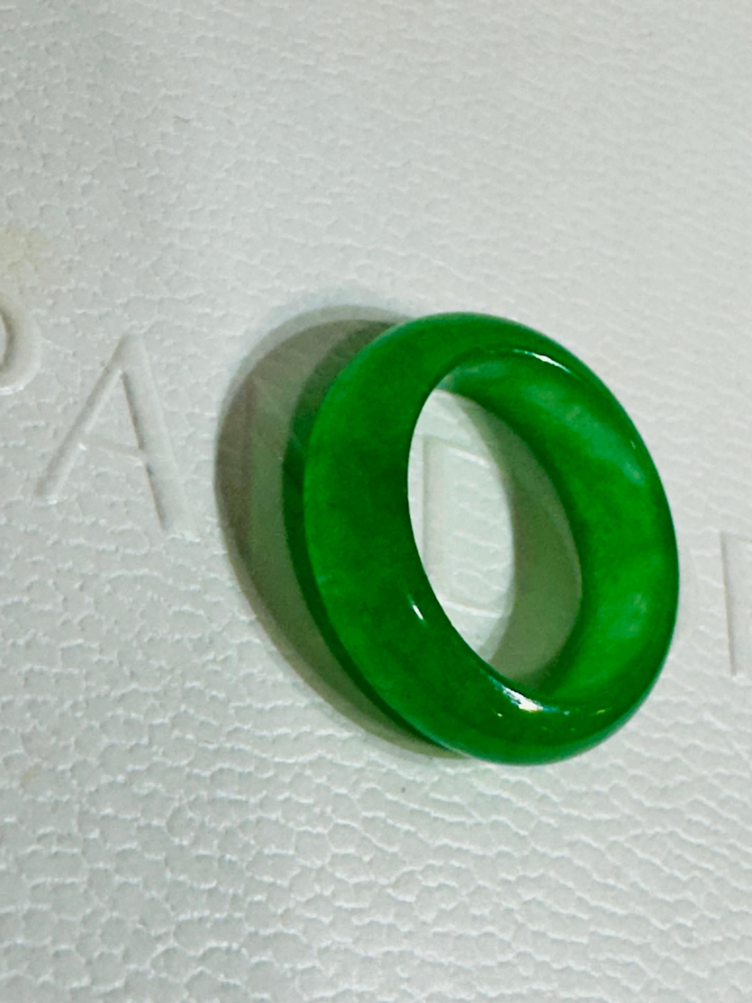 jade Ring & size is 5