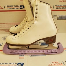 Vintage Riedell Figure Skates MODEL: 133 med. Sz 4