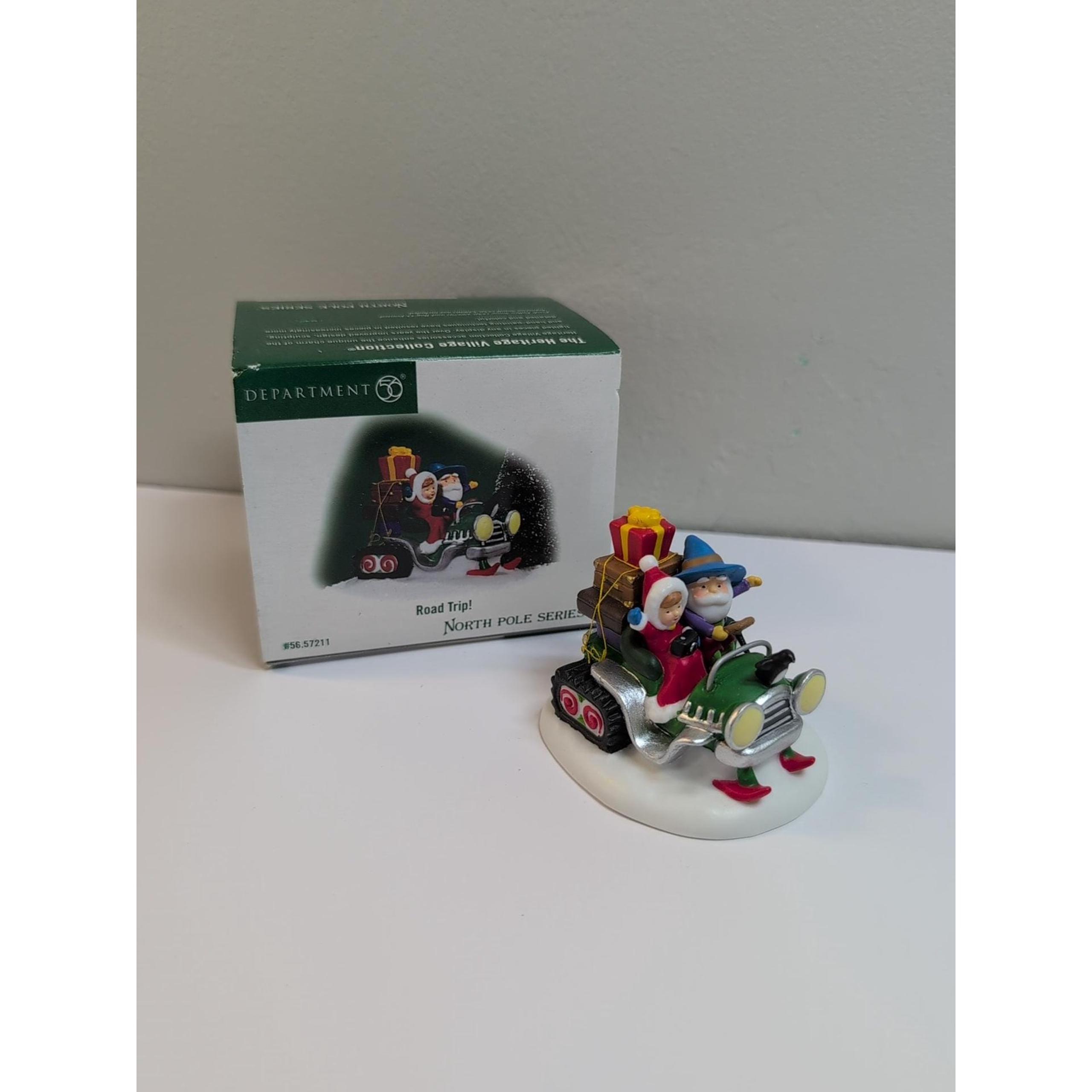 Dept 56 ROAD TRIP! 57211 NORTH POLE Mr. Ms. Santa Snowmobile With Gifts Sled
