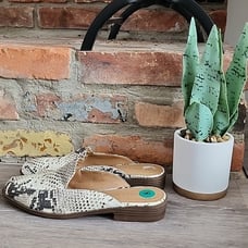 Madden Girl Women’s Classic Mattie Faux Leather SnakePrint Mule Sandals Sz 8