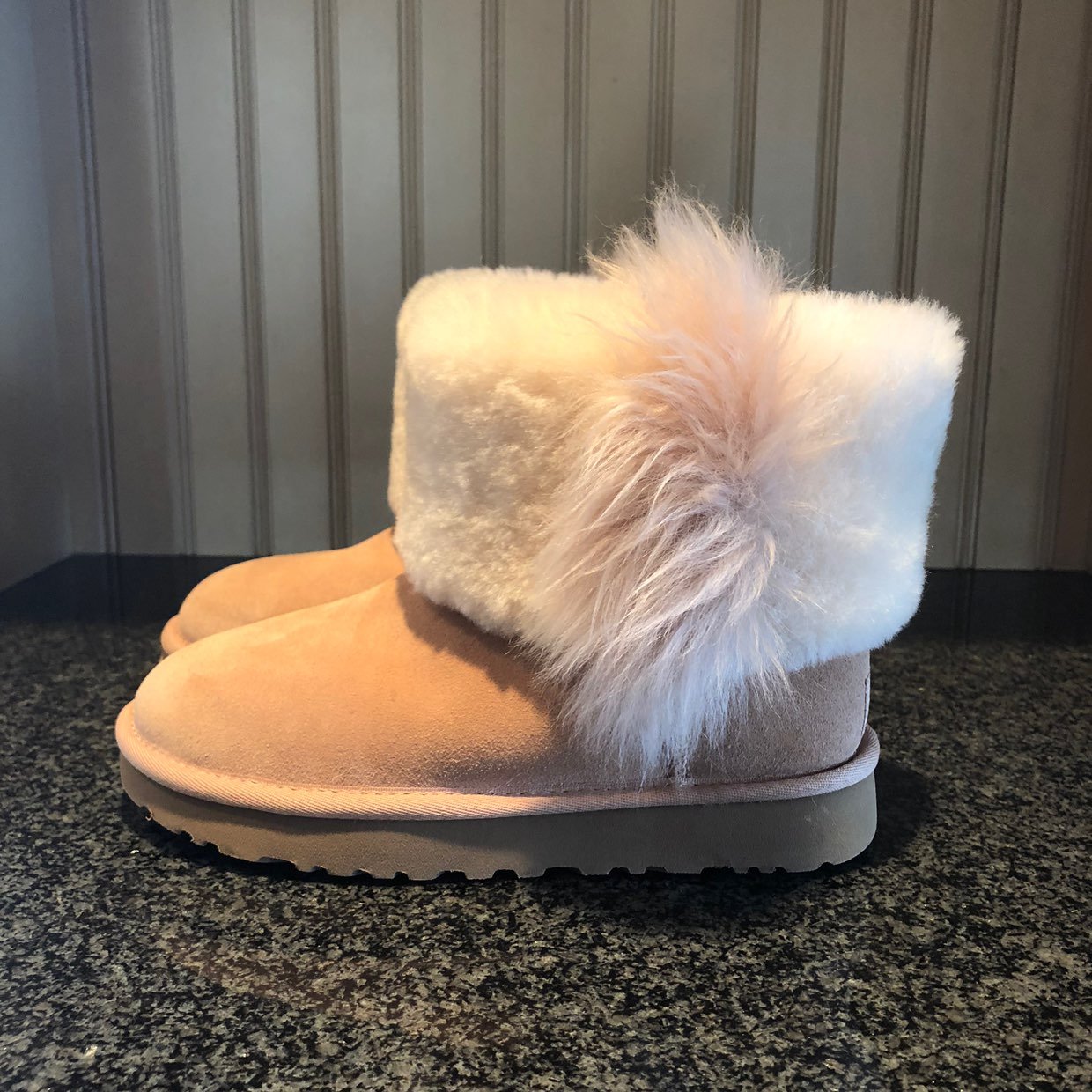 UGG Classic Mini Wisp Fur Cuff Arroyo