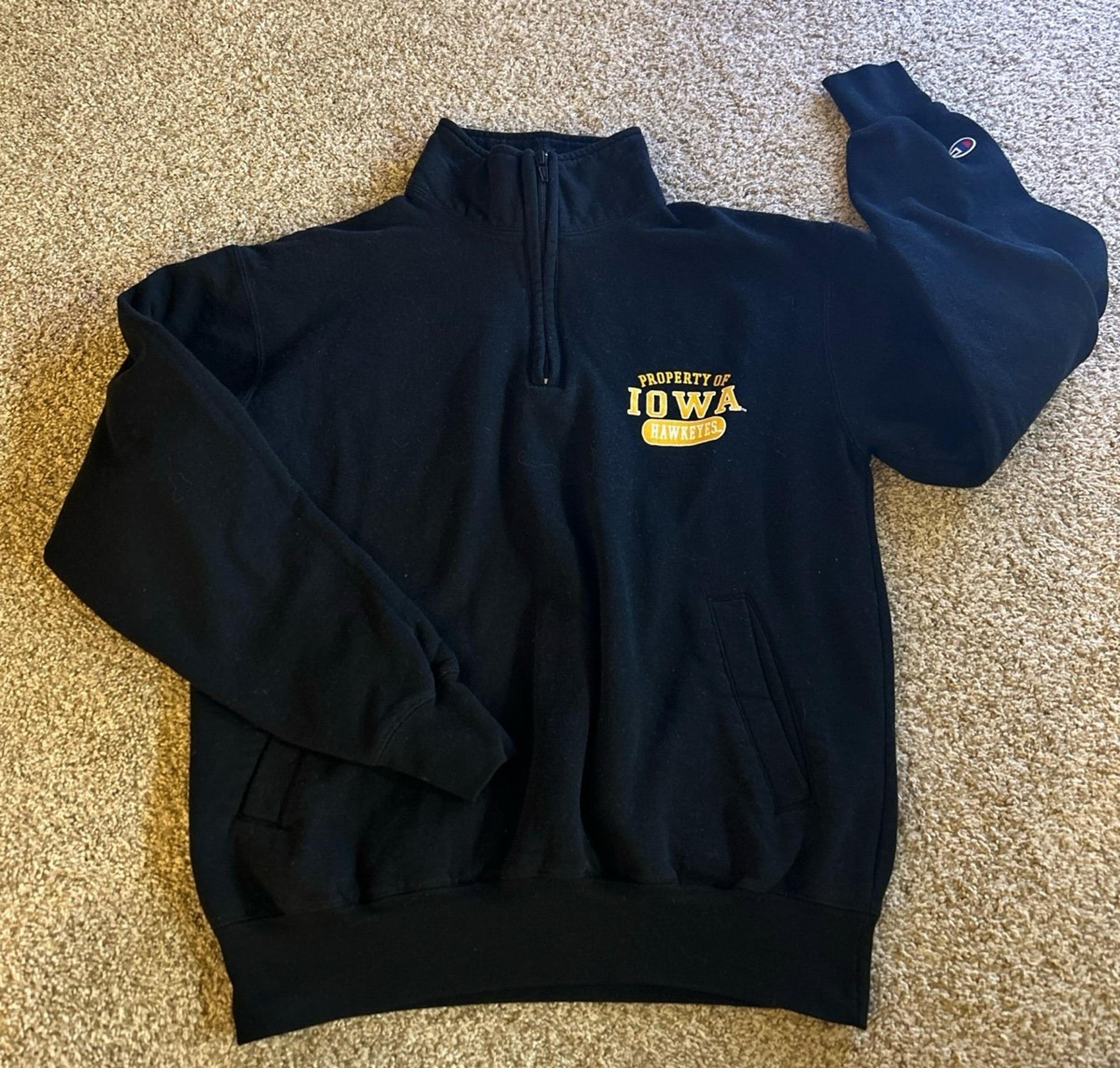 Women’s Iowa Hawkeyes Champion Pullover Black Size Medium