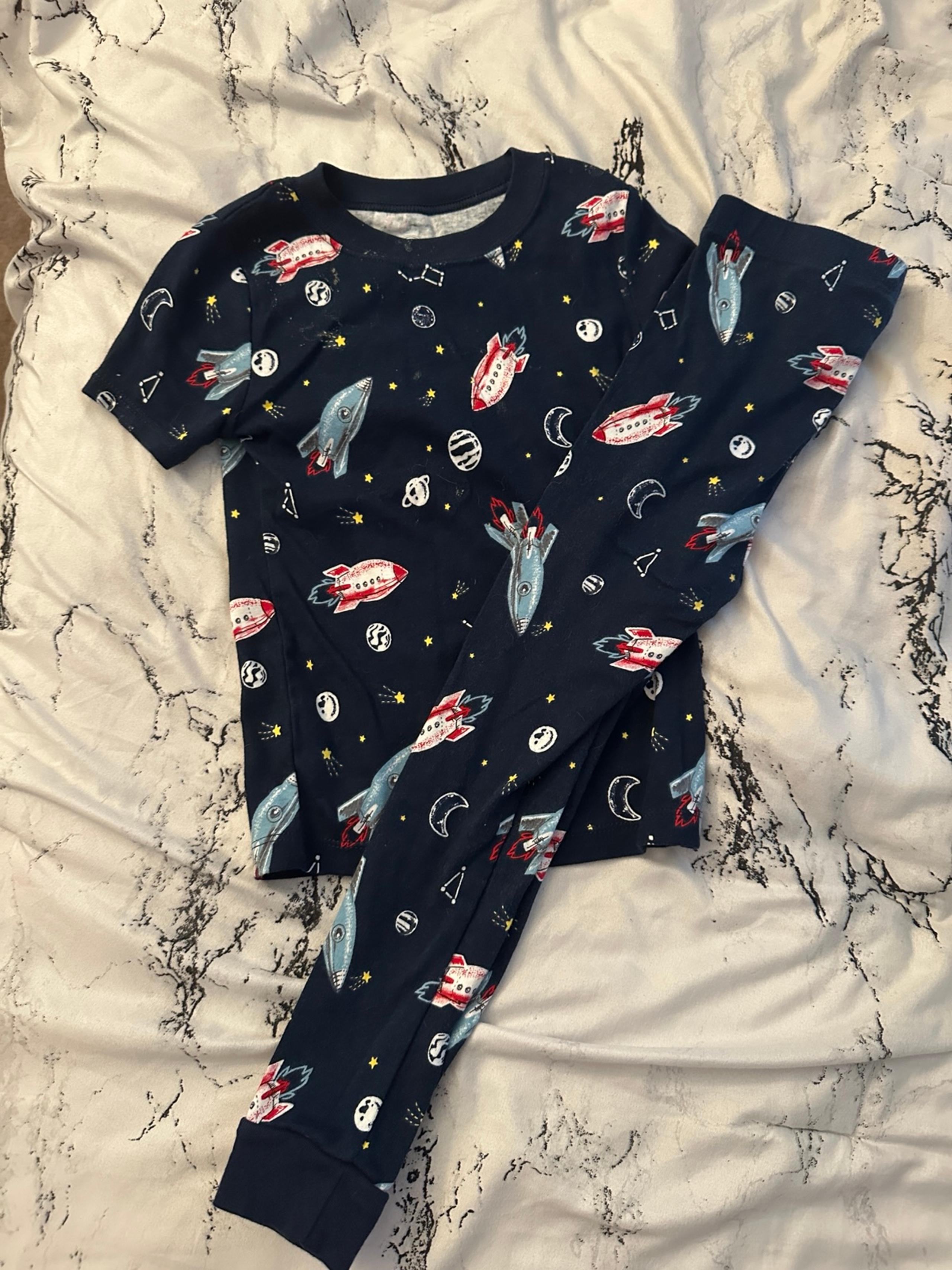 Wonder nation size 5 t pajama set good condition