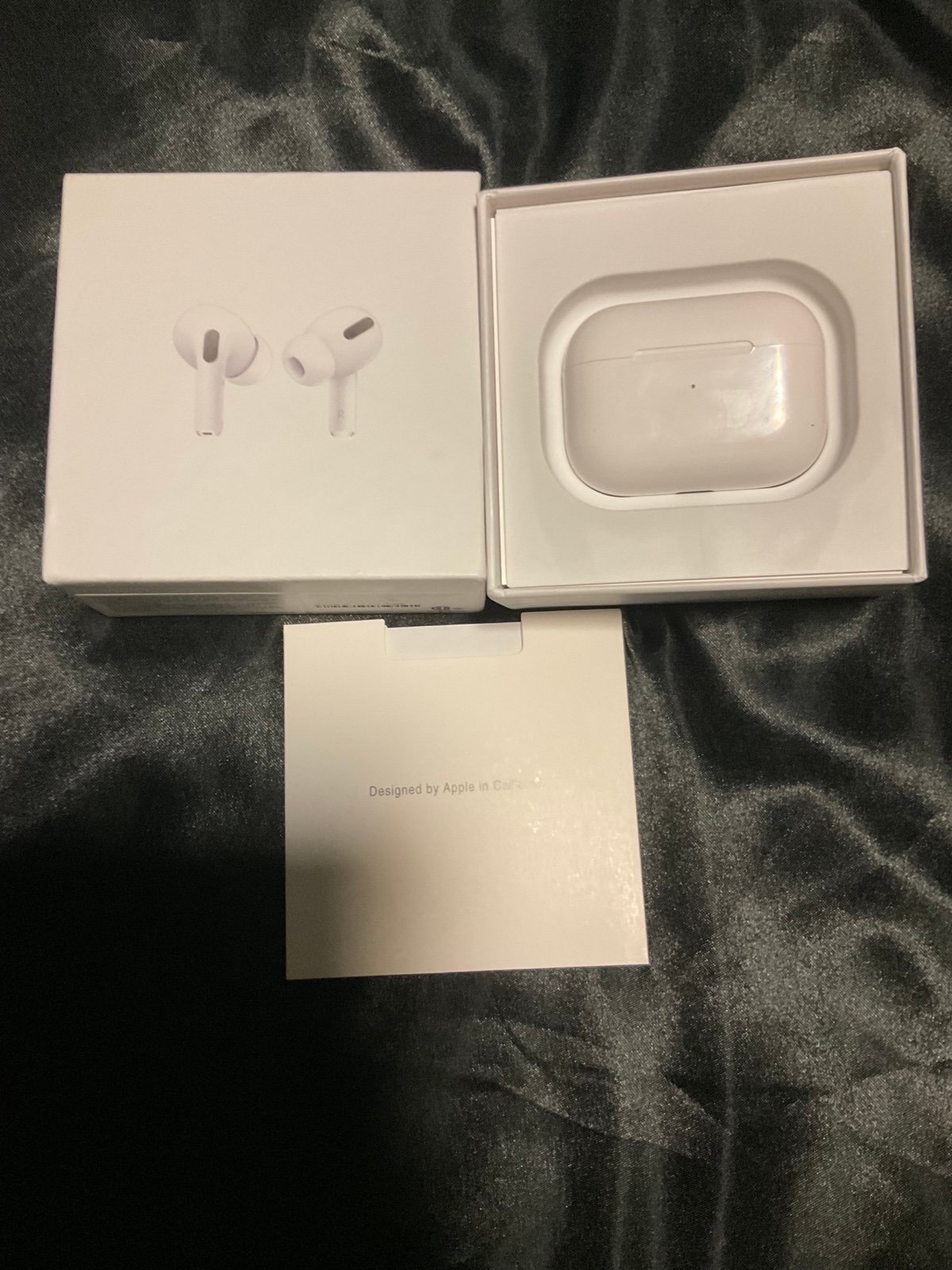 Apple AirPods Pro generation 1 including ANC charging cable.