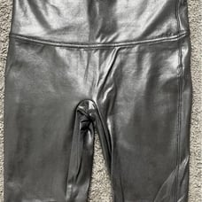 SPANX LEGGINGS FAUX LEATHER SZ PETITE MEDIUM BLACK 2537Q