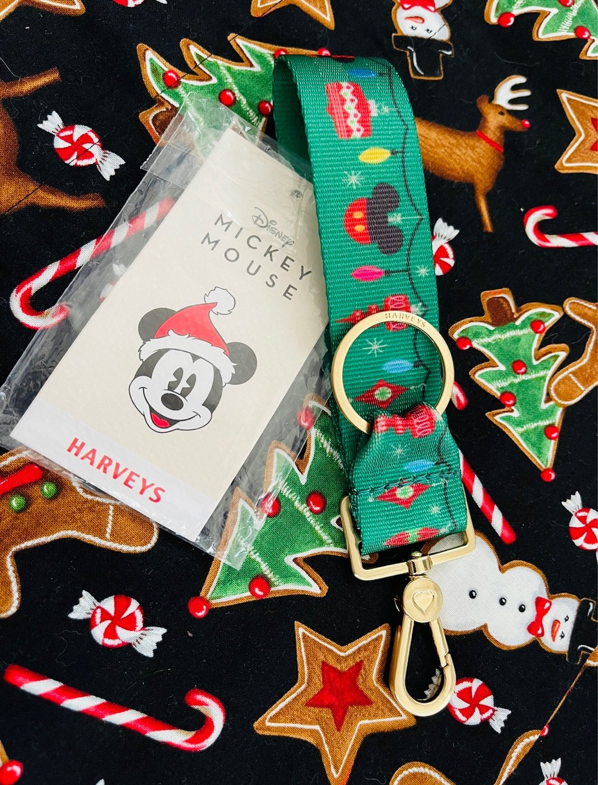 HARVEYS SEATBELT BAGS MICKEY CHRISTMAS KEYCHAIN WRIST STRAP ORNAMENTS LOGO