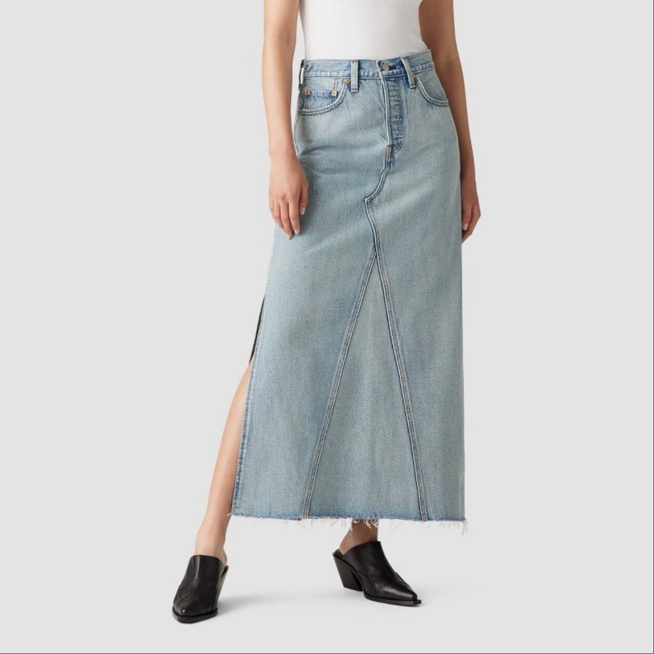 Levi's iconic denim maxi skirt size 31 light wash NWT 110
