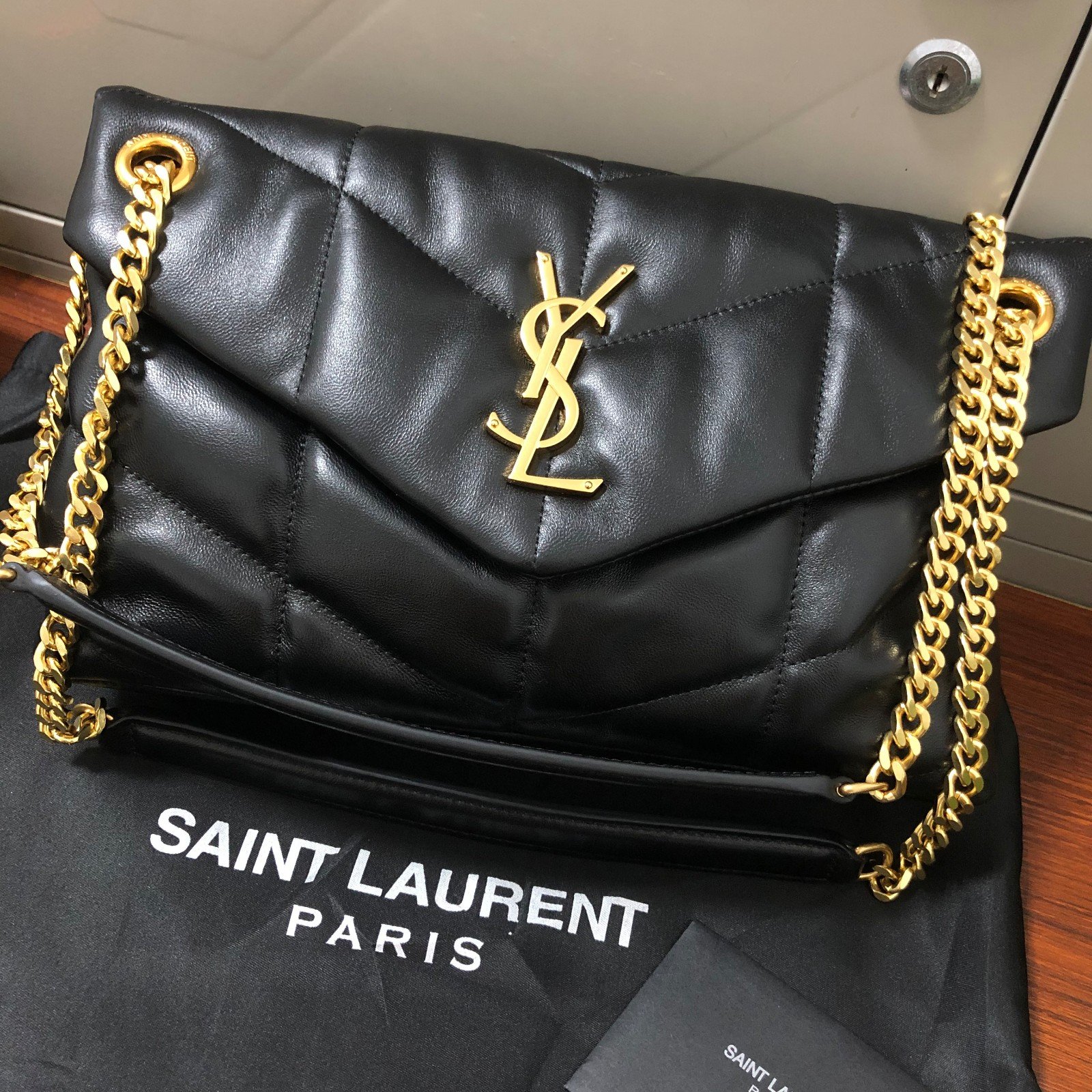 Ladies Noir Leather Puffer Chain Bag
