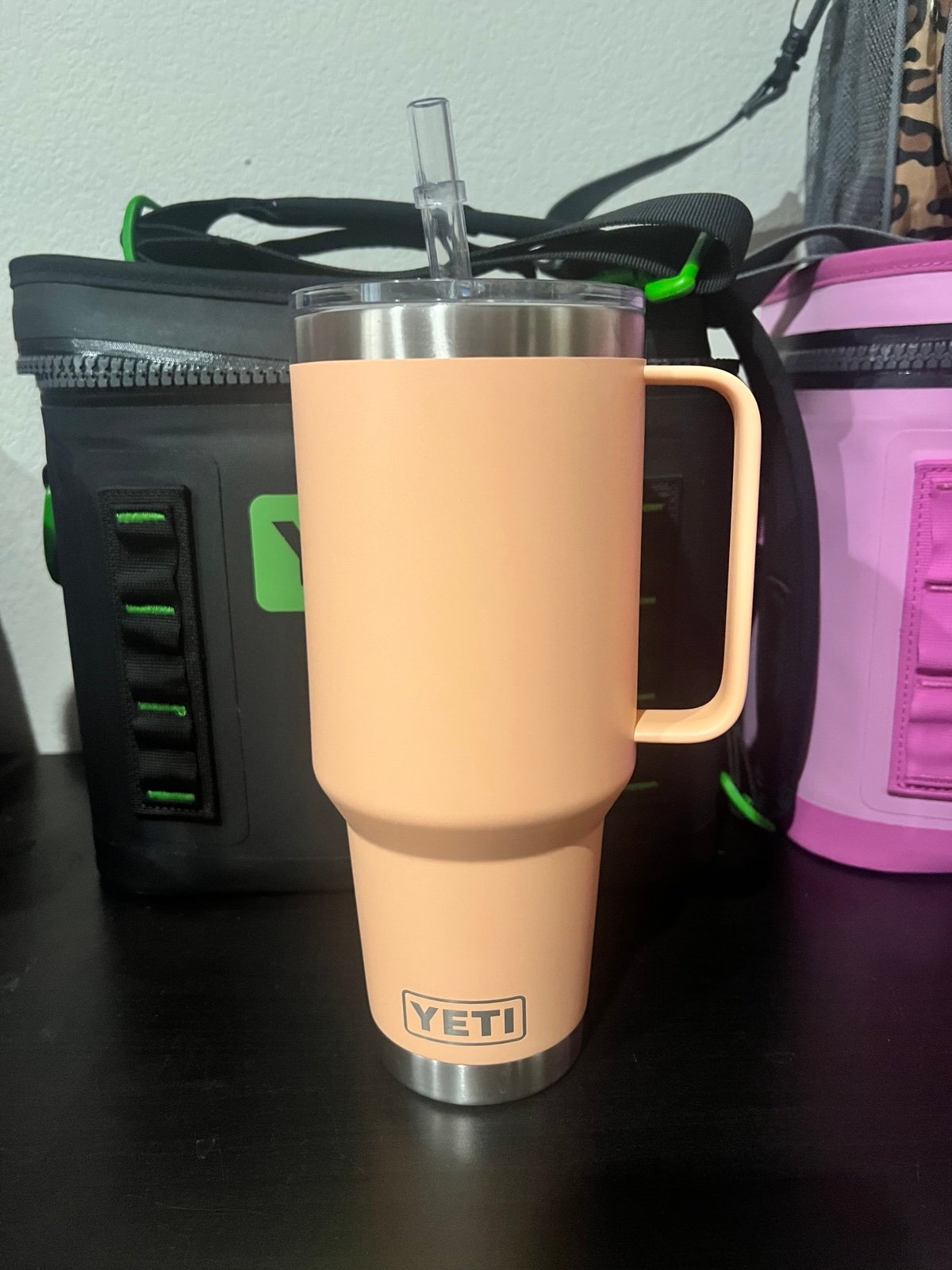 New Yeti 42oz Lowcountry Peach Straw Mug