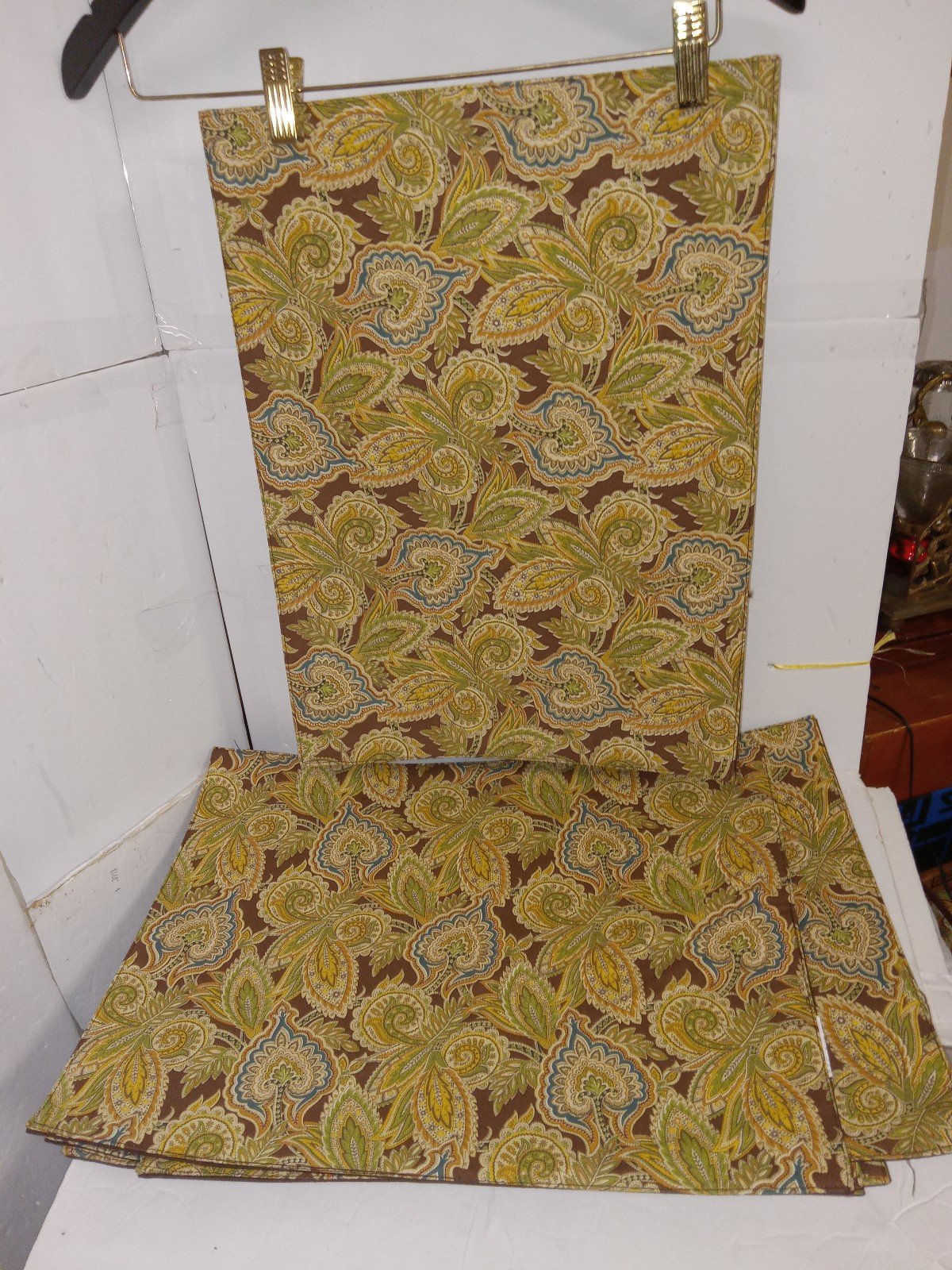 8 Hampton Gardens Placemats Reversible Floral Paisley 18x13” NEW without tags