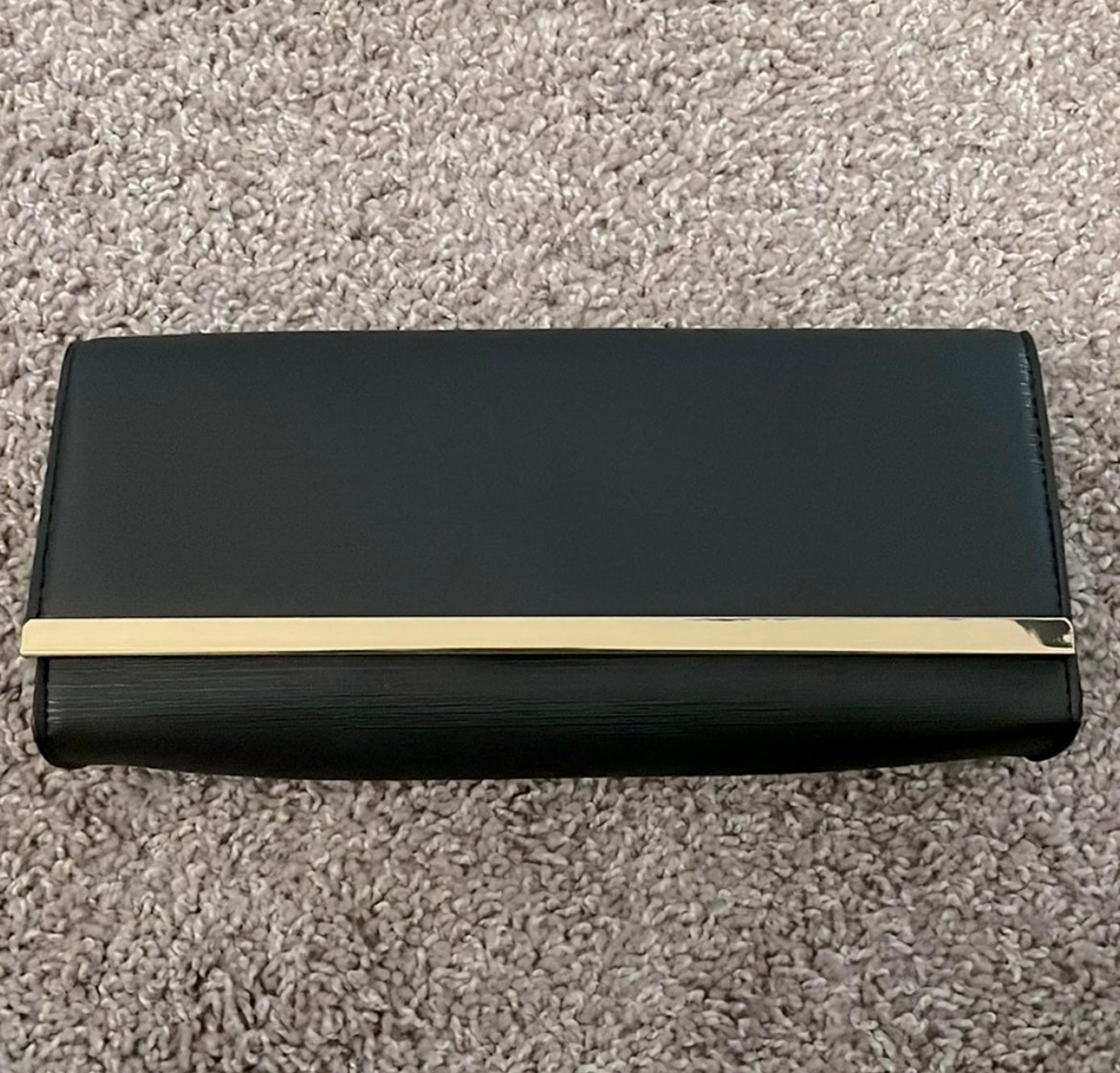 Summer & Rose Black/Gold Clutch