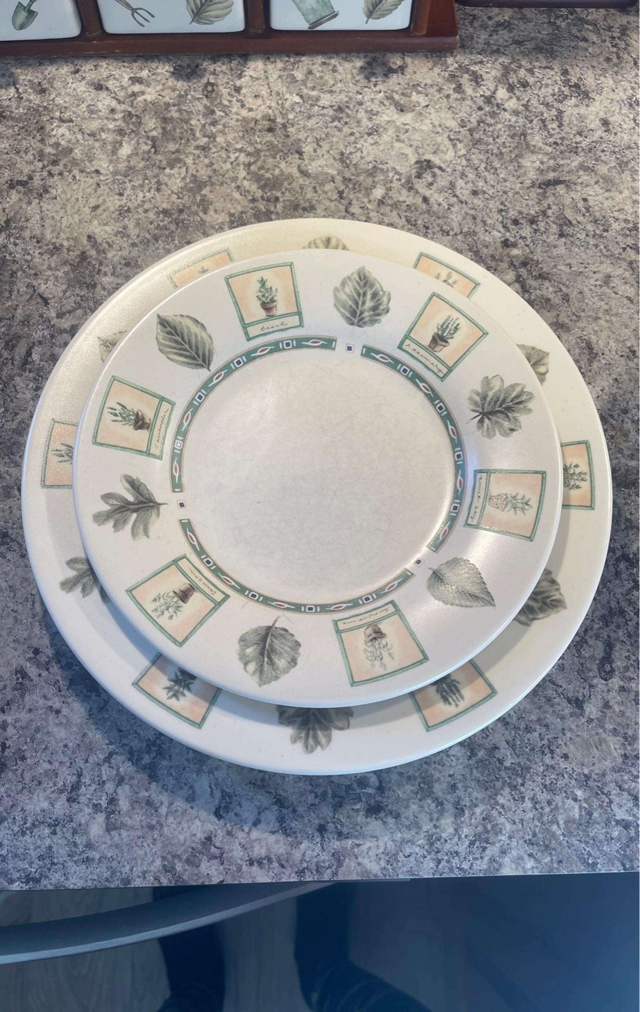 Pfaltzgraff Naturewood Lunch-ON Plates